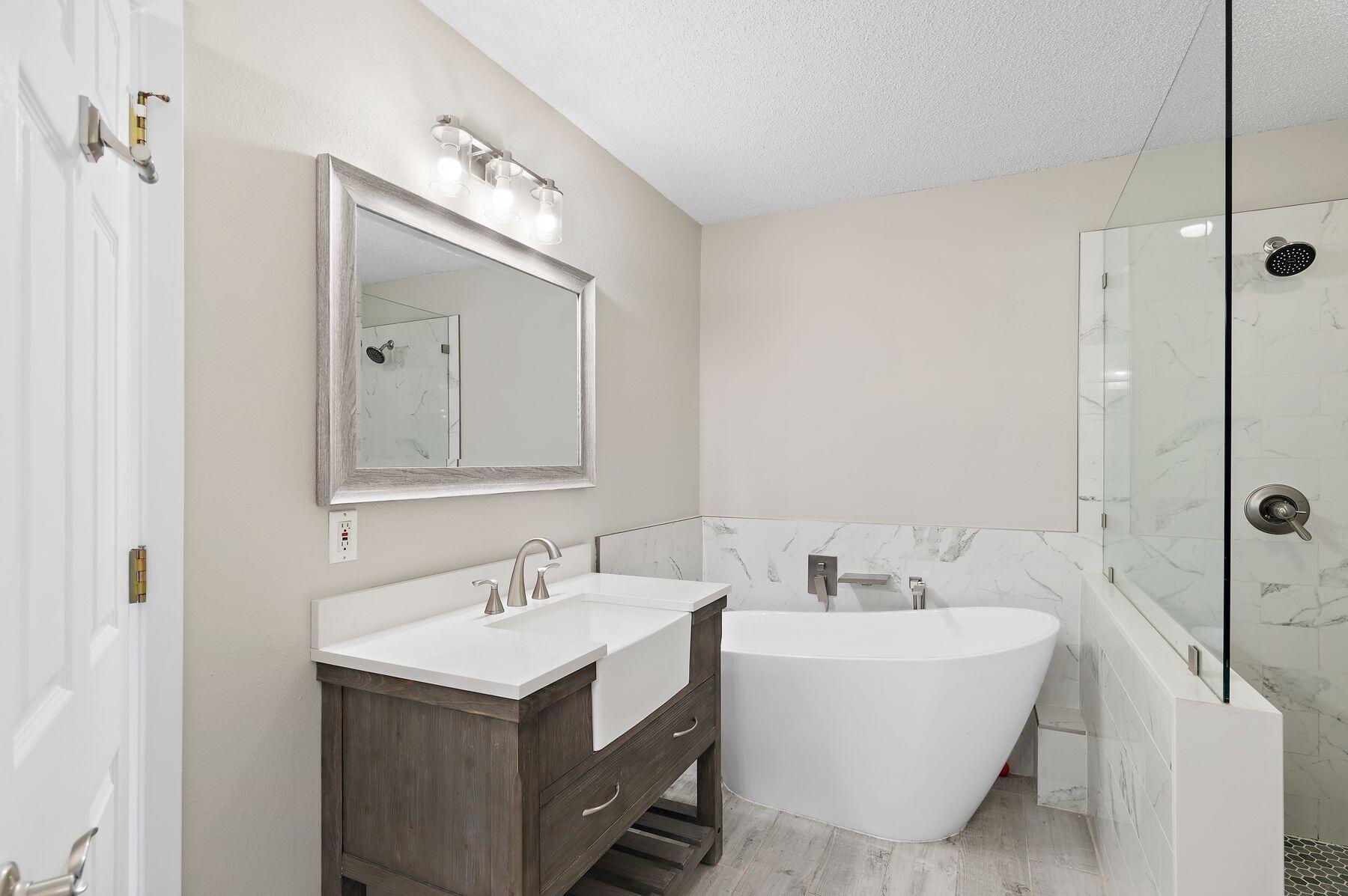 255 Wakissa Cove