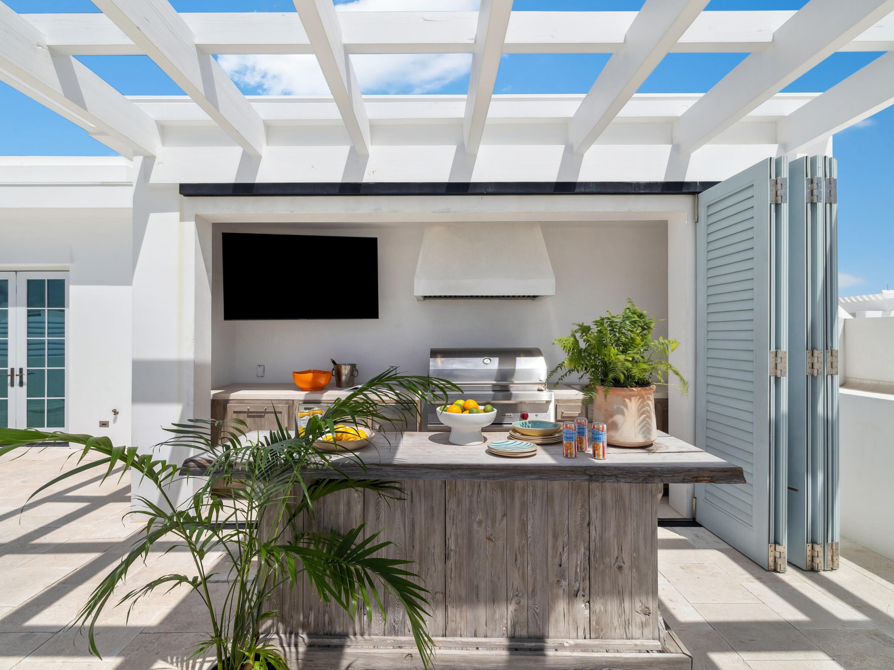13 La Garza Ct
