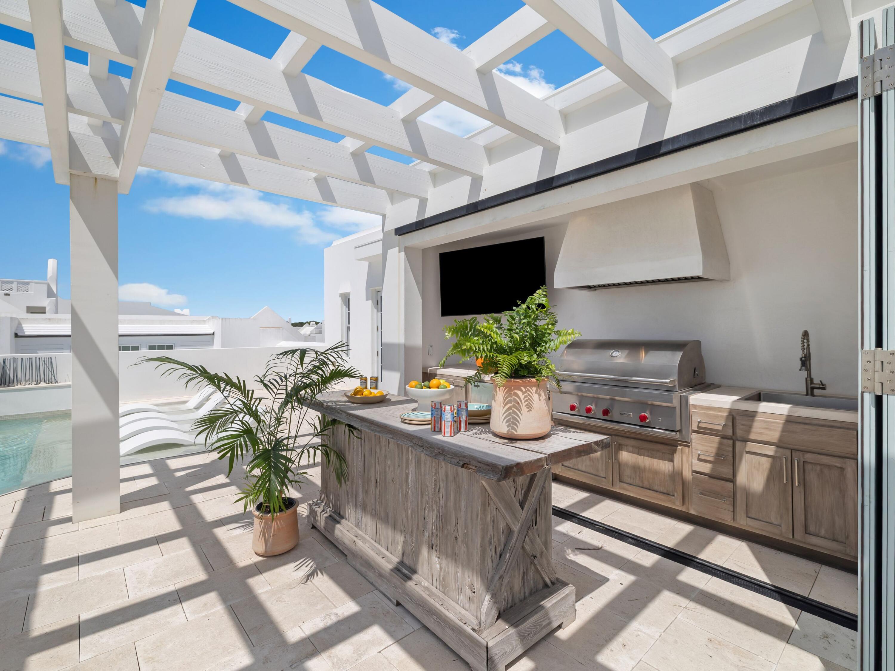 13 La Garza Ct