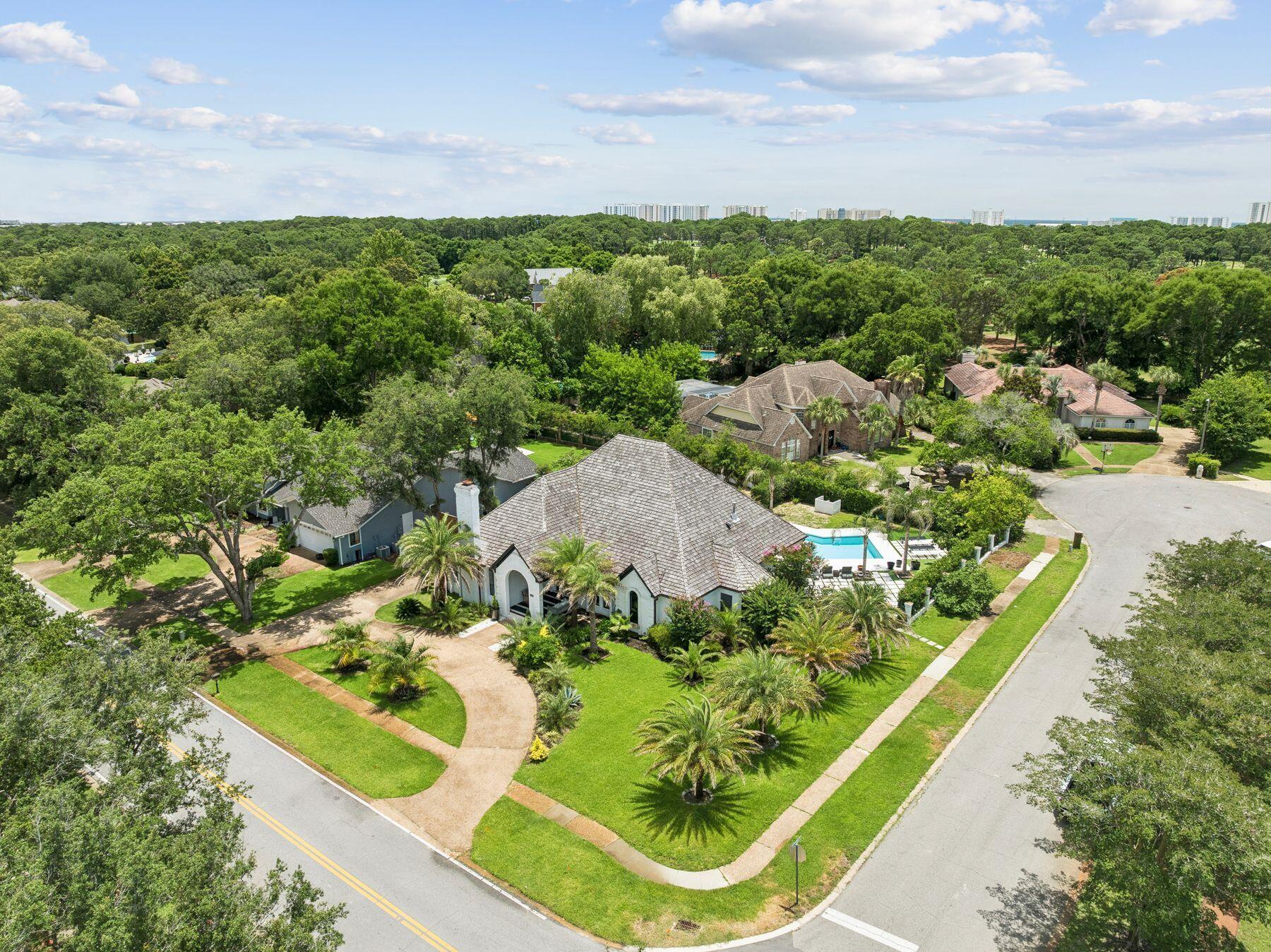 145 W Country Club Drive