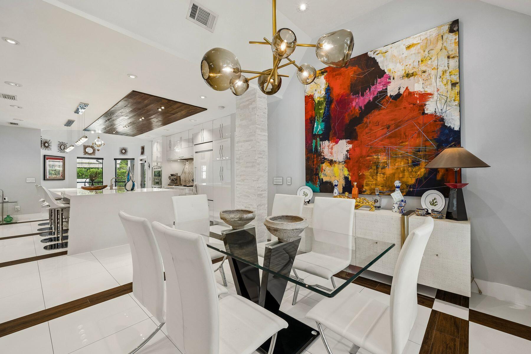 145 W Country Club Drive