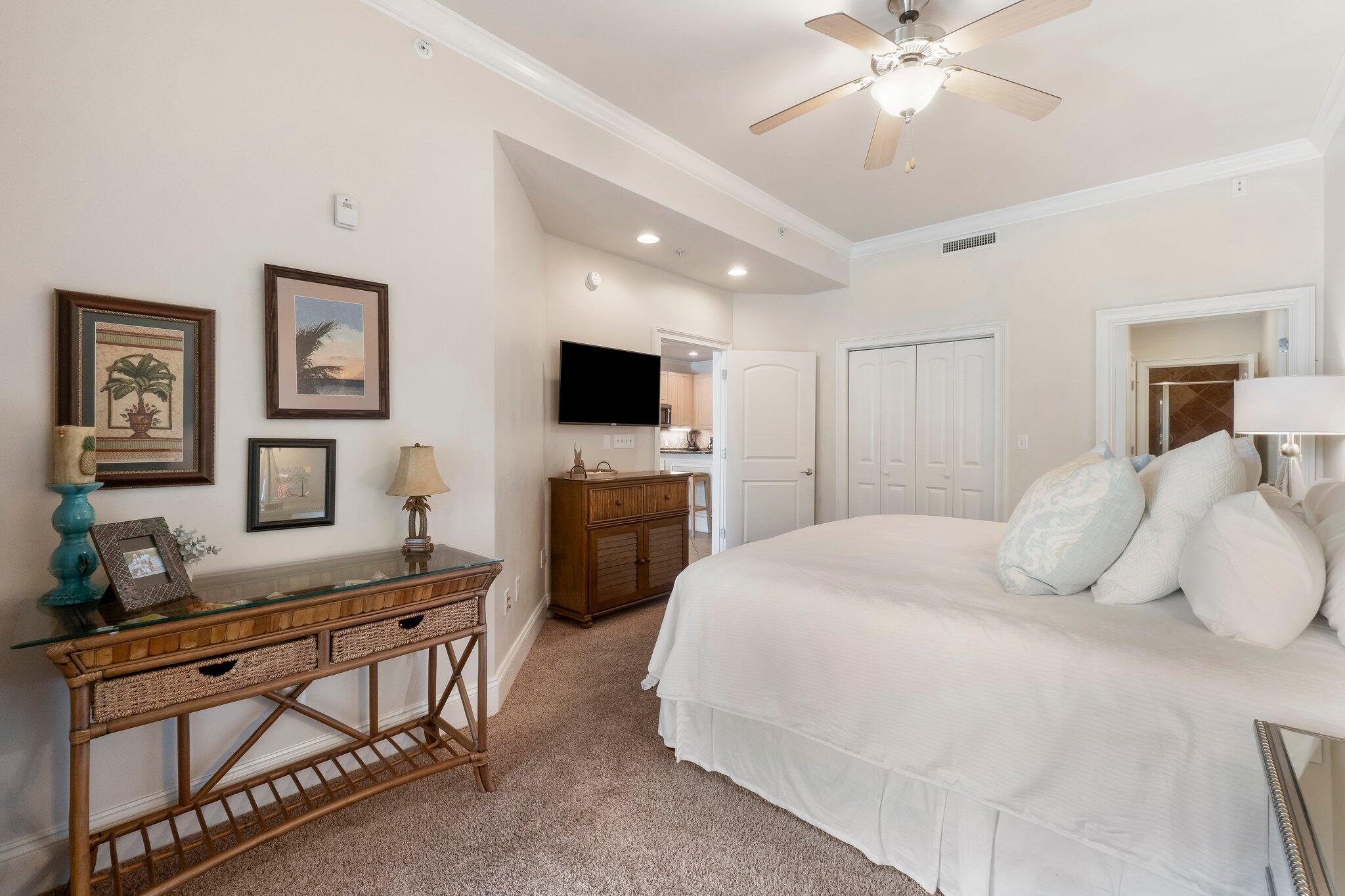 2421 W County Highway 30A, UNIT D104