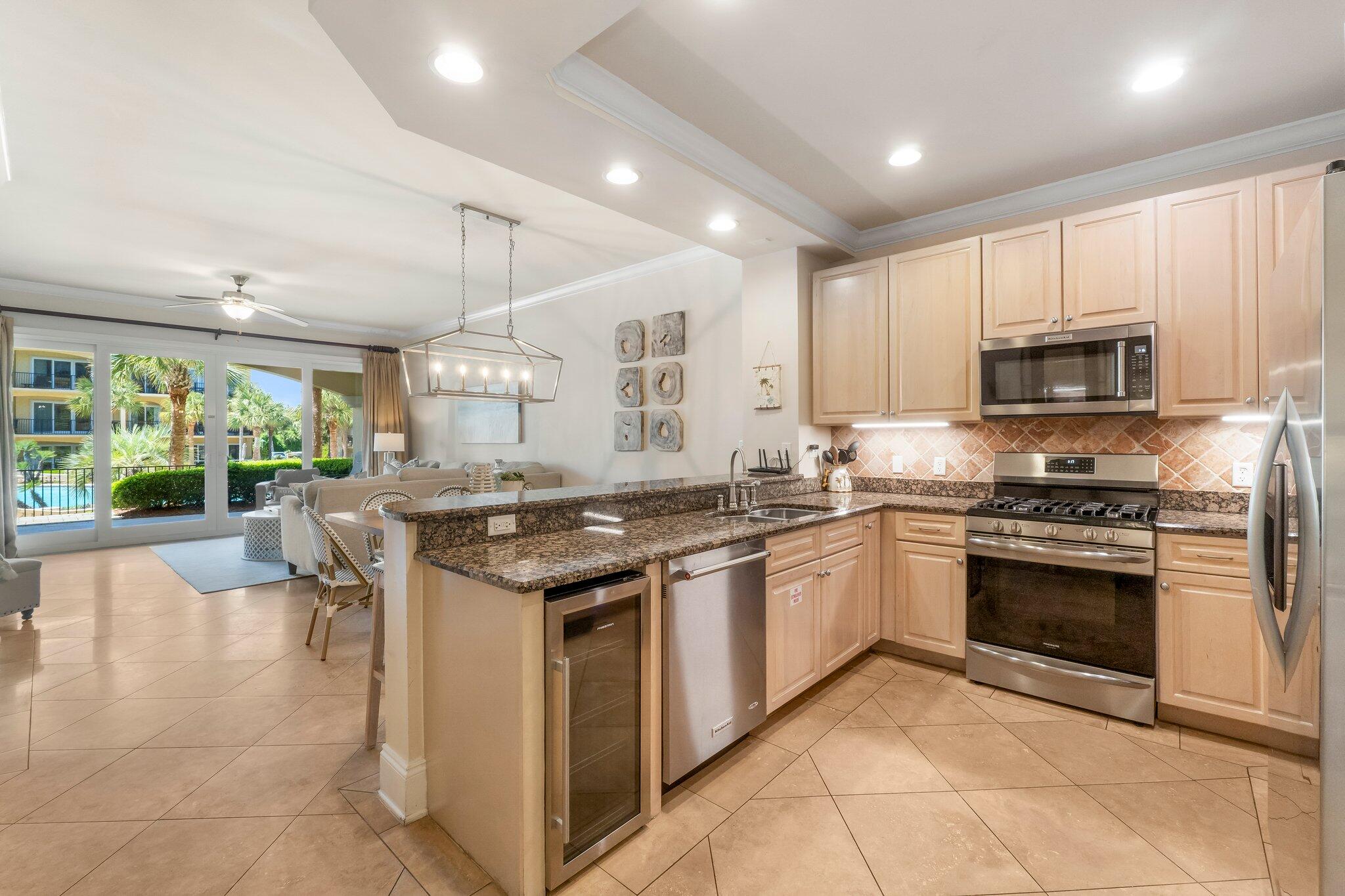 2421 W County Highway 30A, UNIT D104
