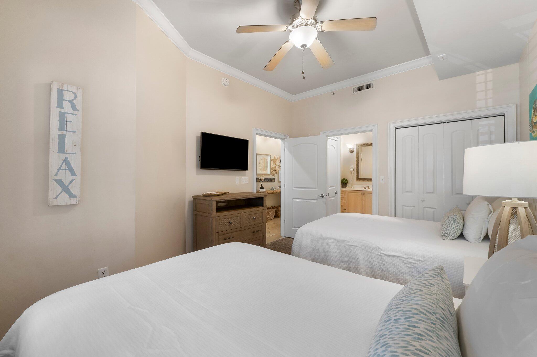 2421 W County Highway 30A, UNIT D104