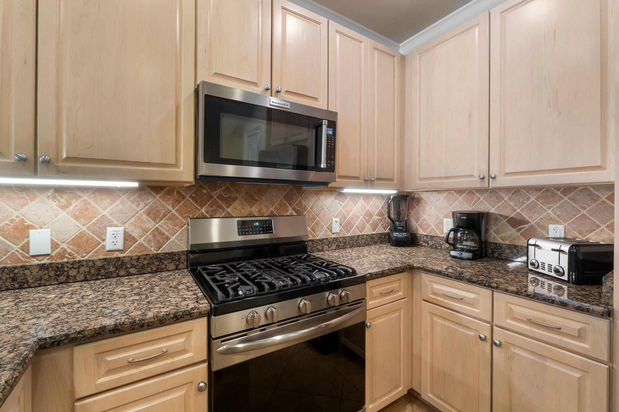 2421 W County Highway 30A, UNIT D104