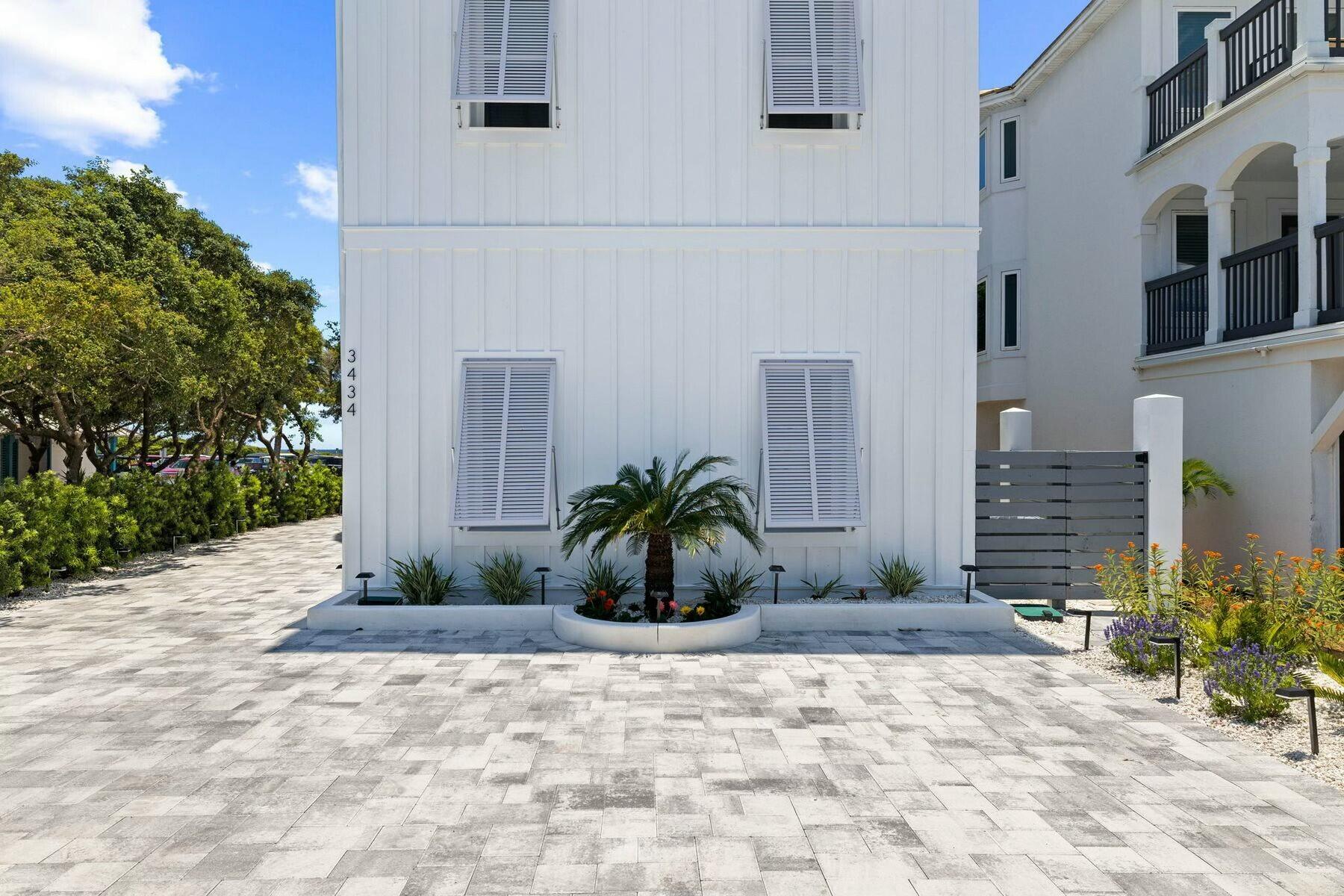 3434 E County Highway 30A