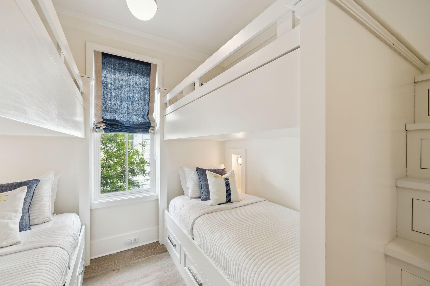 17 Compass Point Way