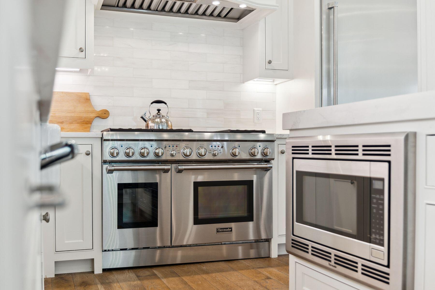 17 Compass Point Way