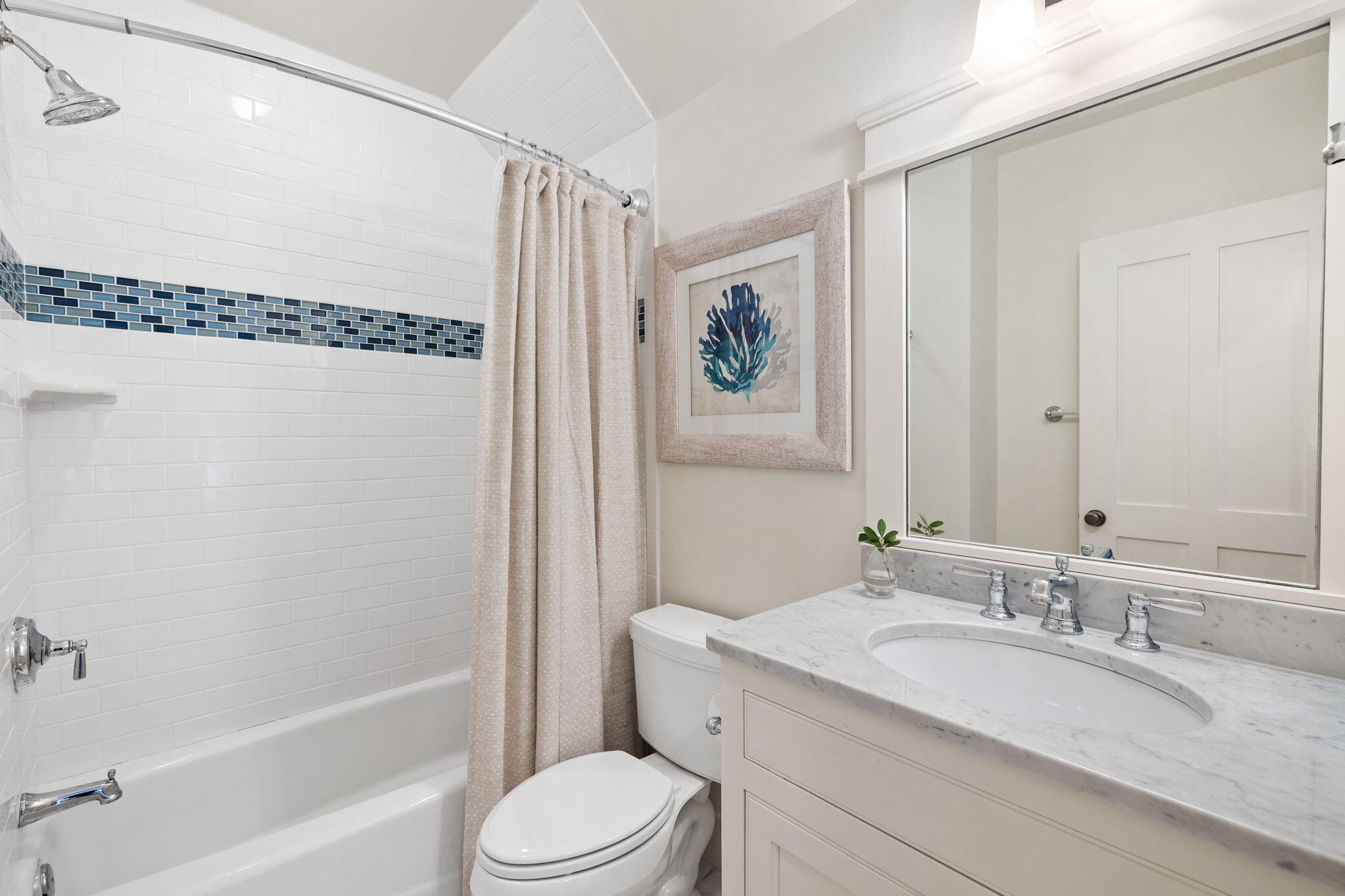 30 E Yacht Pond Lane