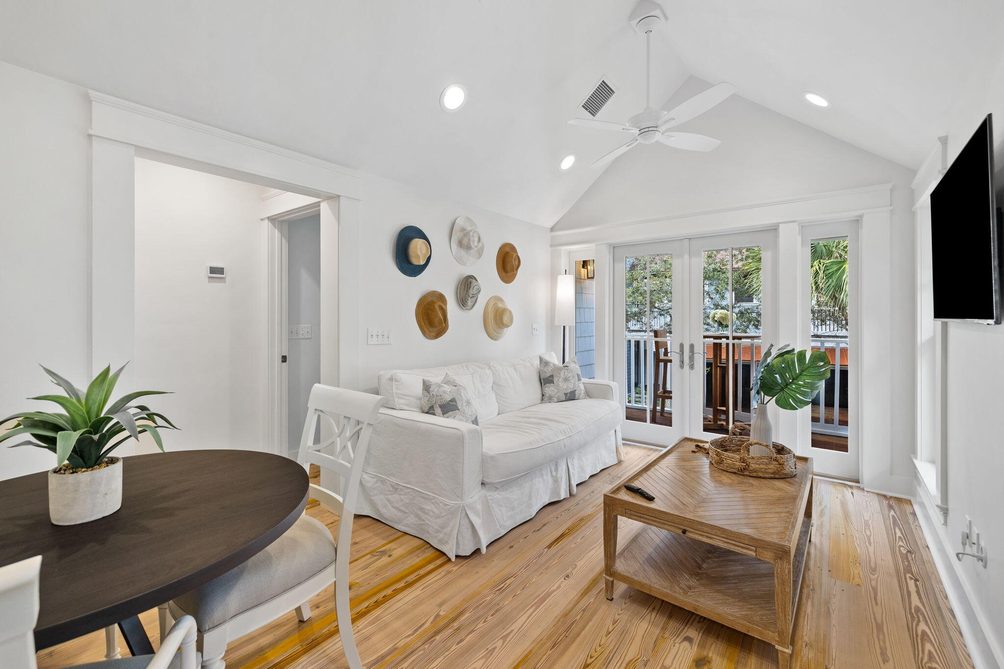 30 E Yacht Pond Lane