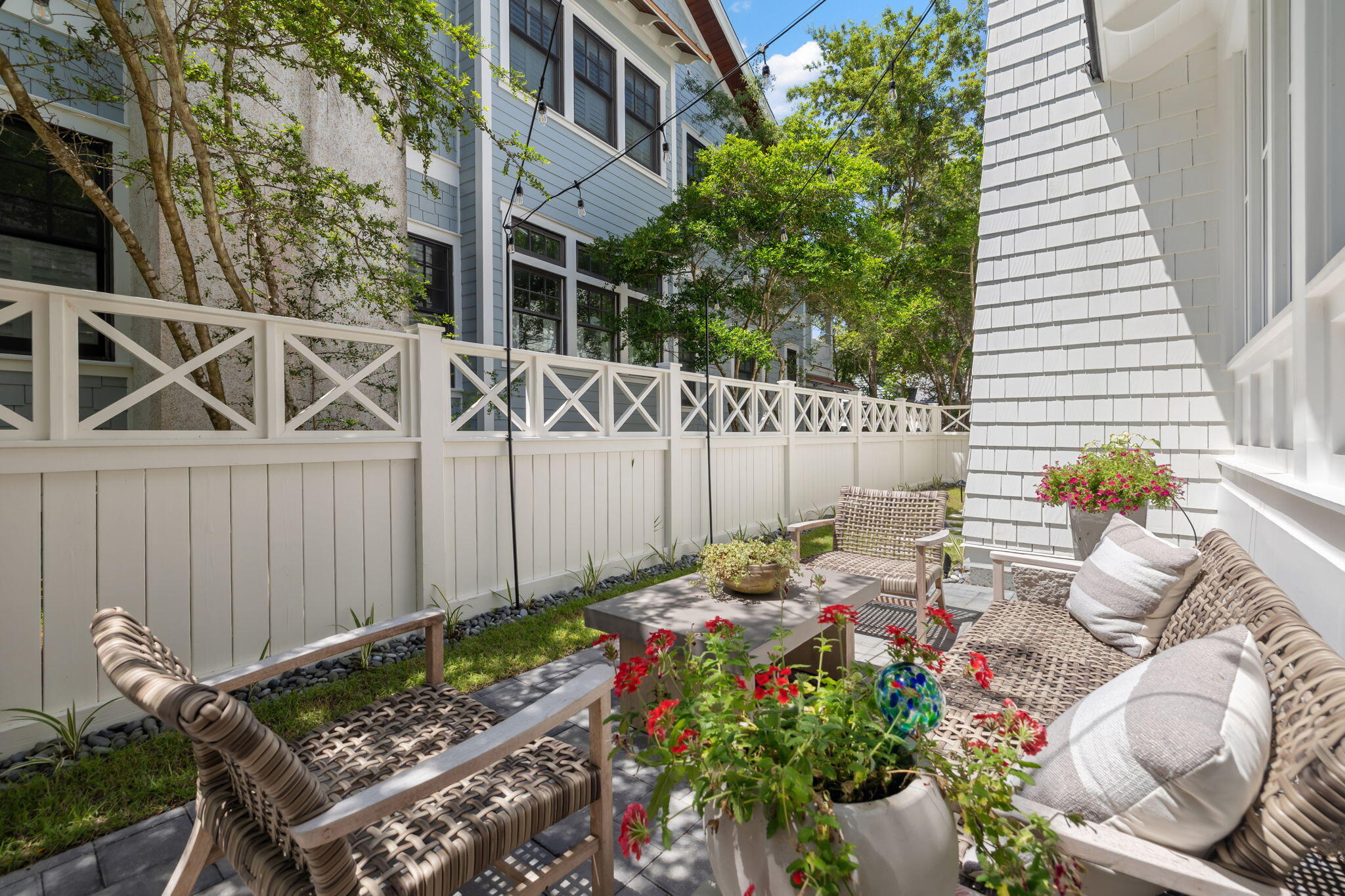 30 E Yacht Pond Lane