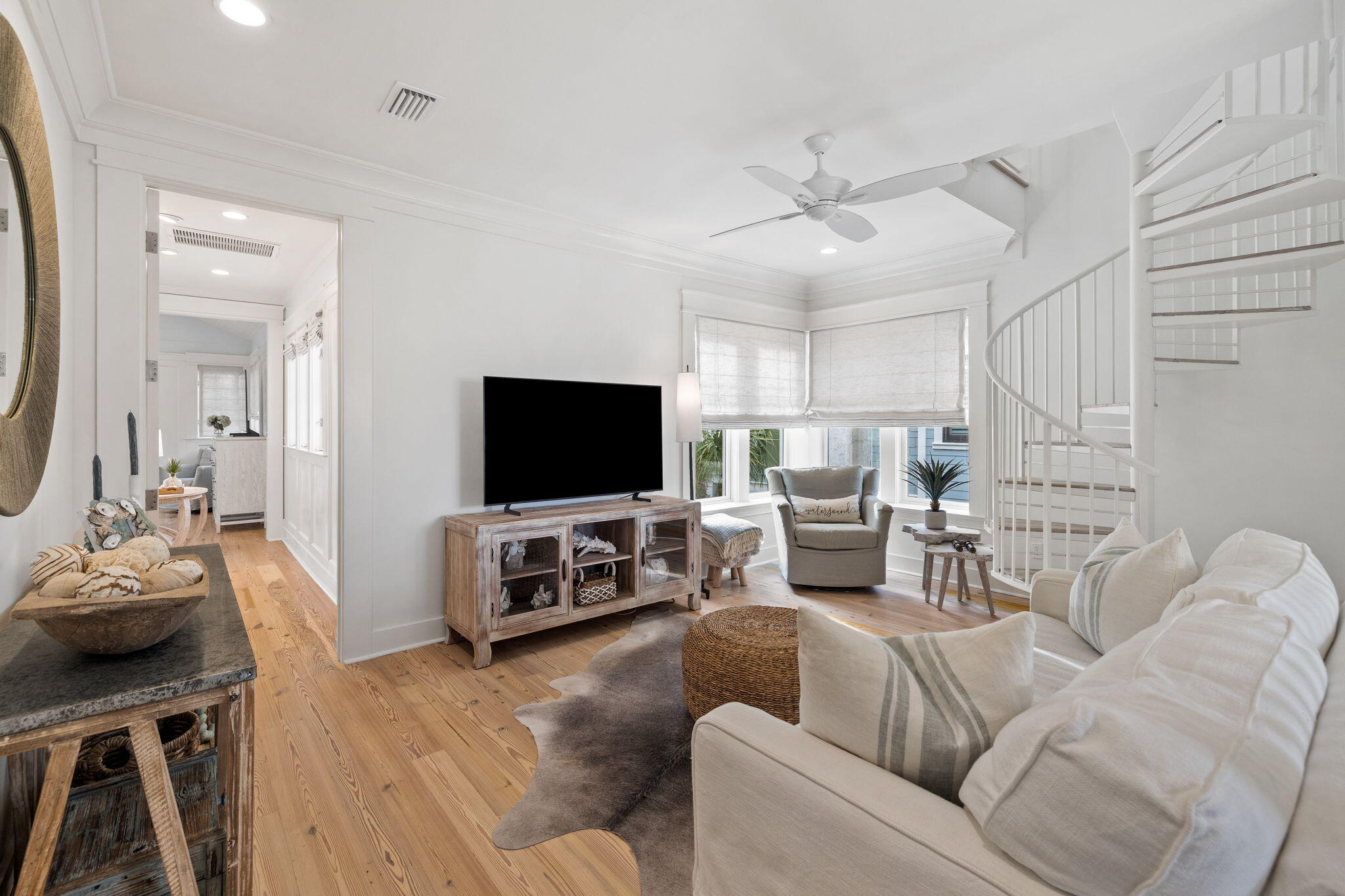 30 E Yacht Pond Lane