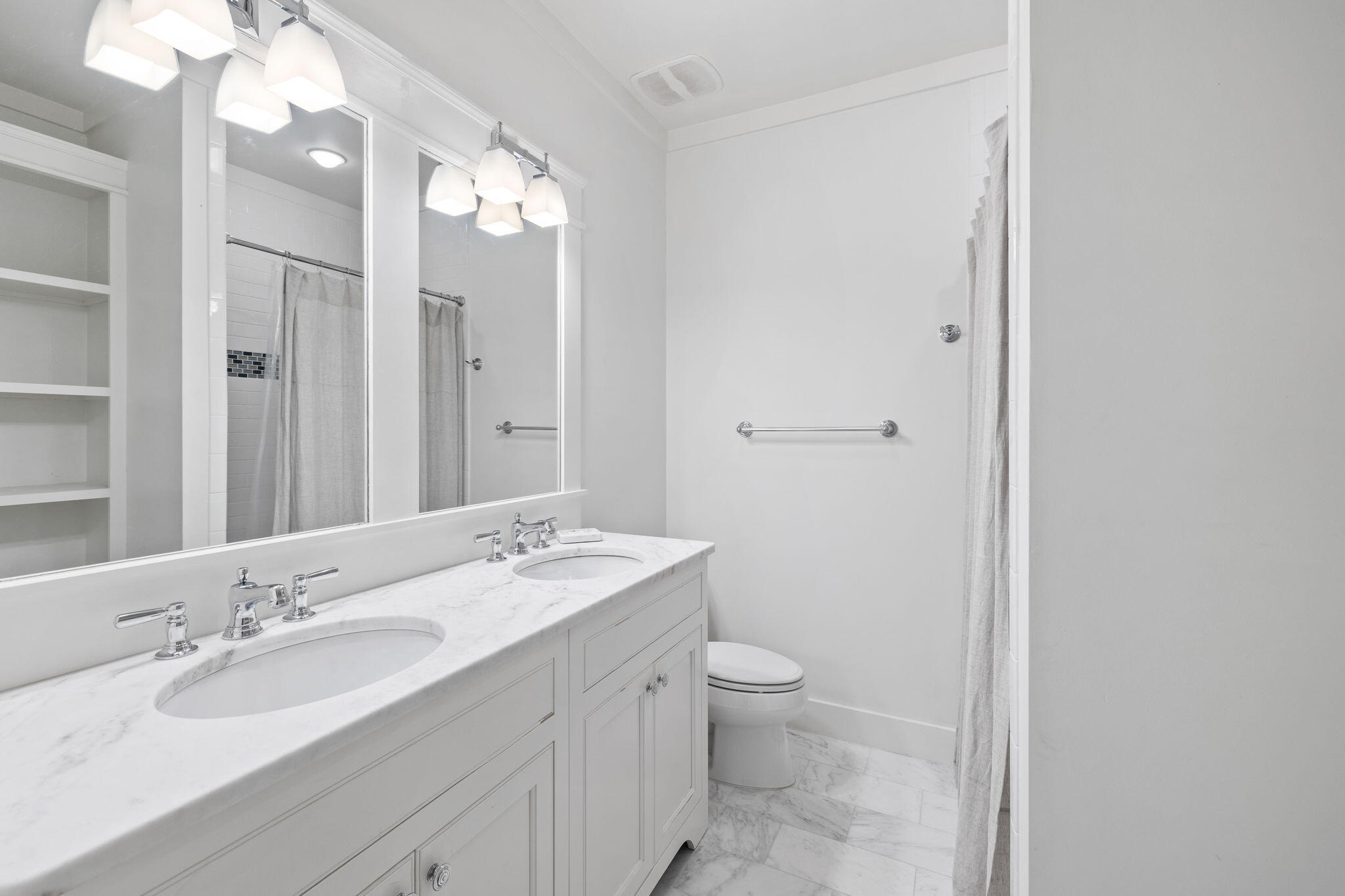 30 E Yacht Pond Lane