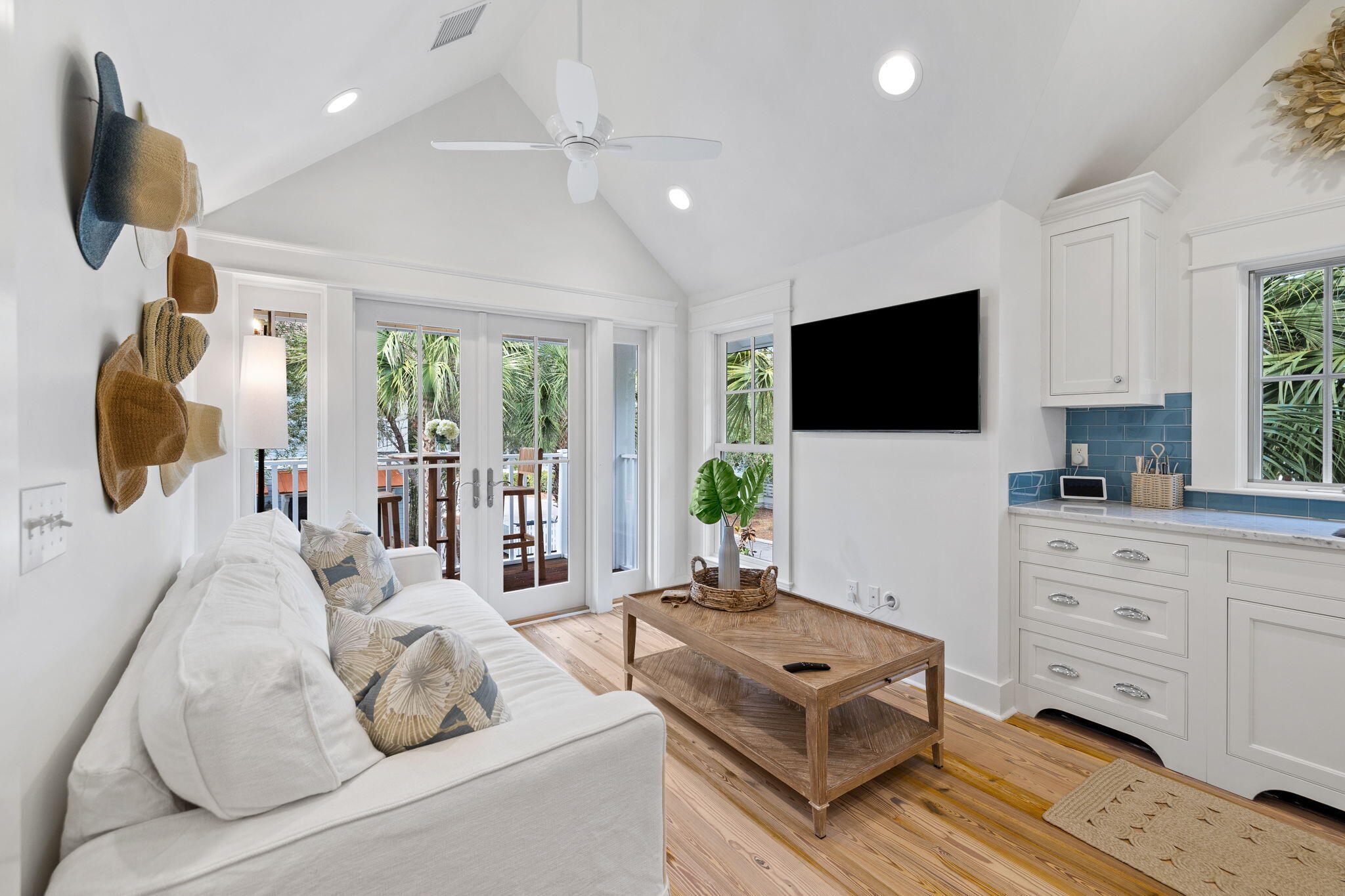 30 E Yacht Pond Lane