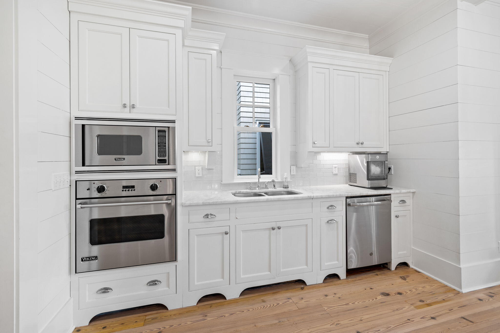 30 E Yacht Pond Lane