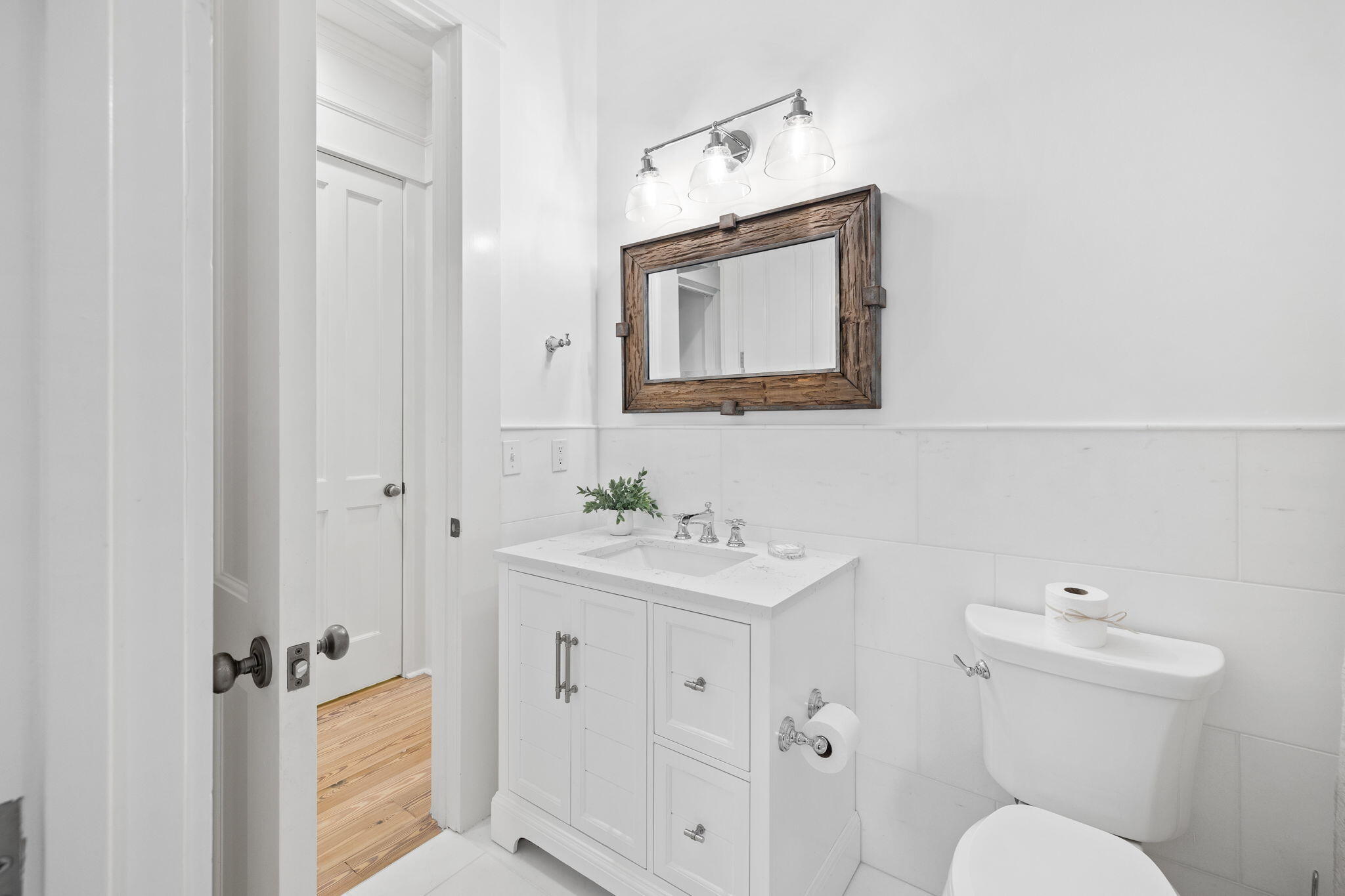 30 E Yacht Pond Lane