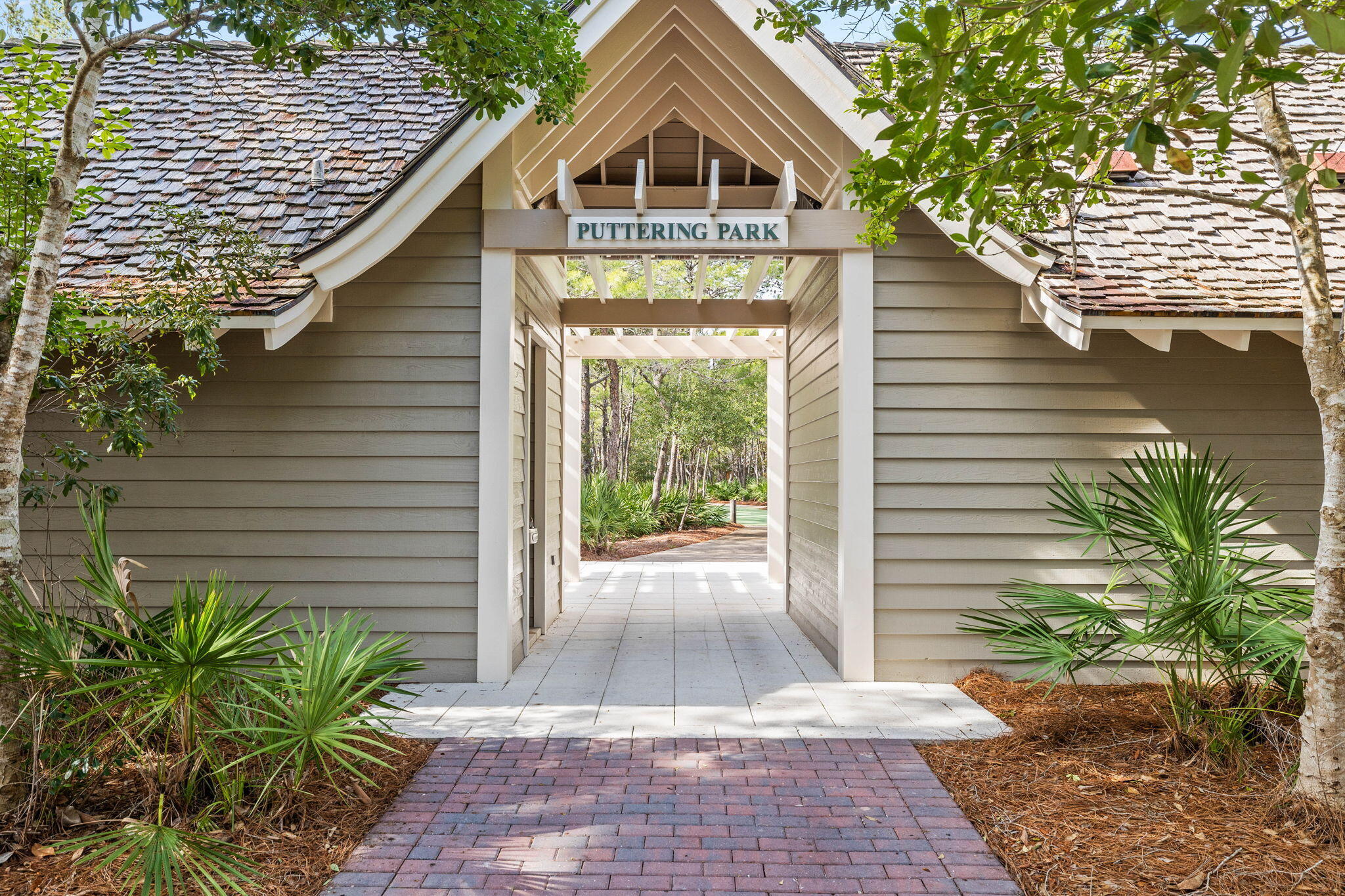 30 E Yacht Pond Lane