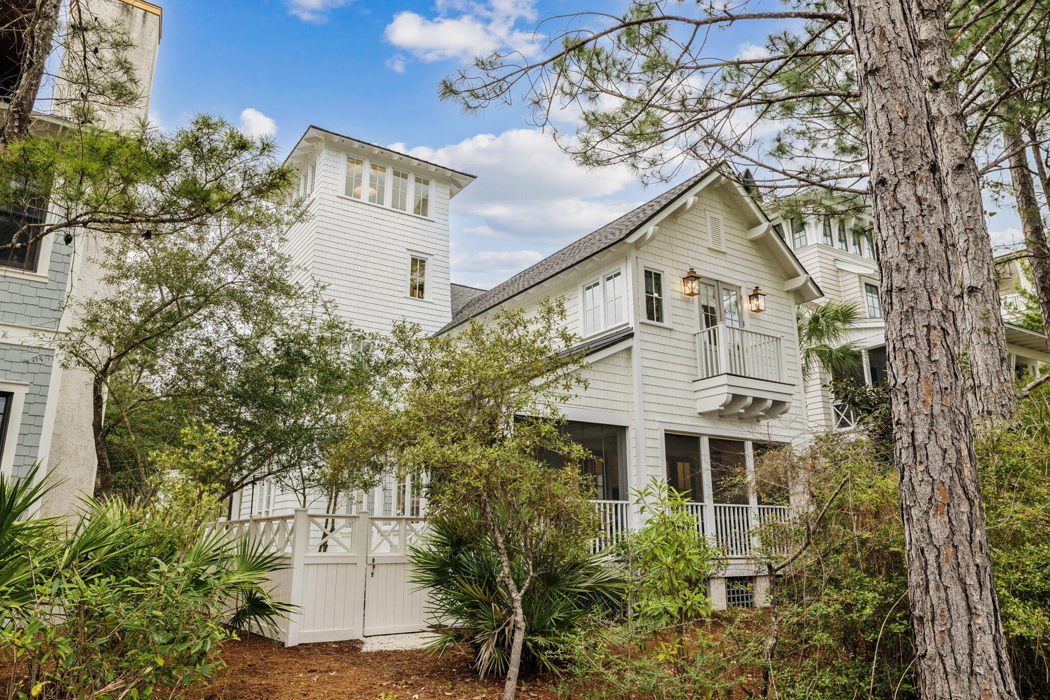 30 E Yacht Pond Lane