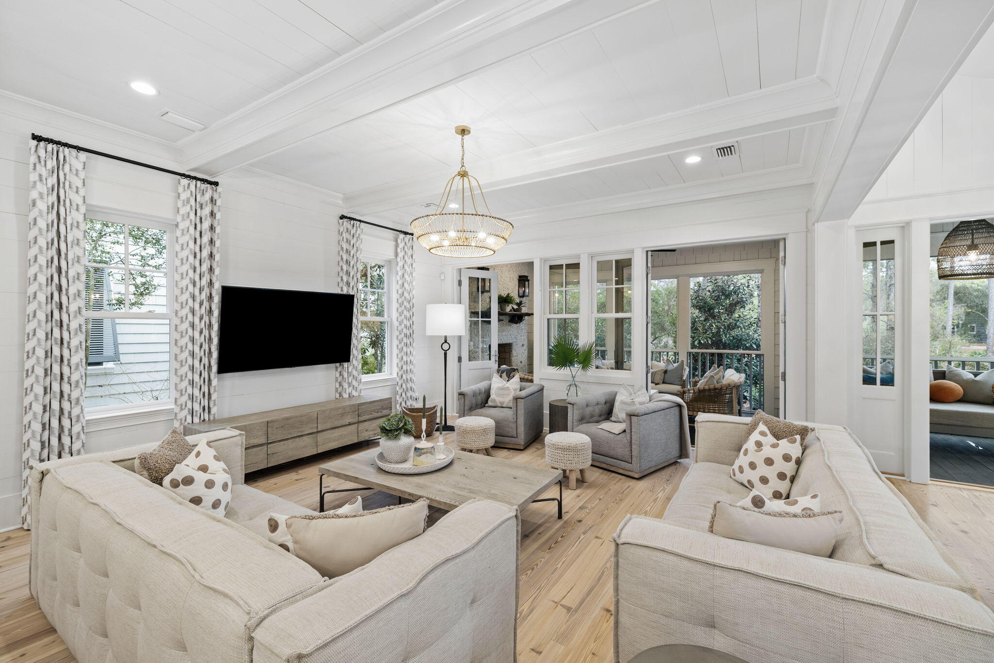 30 E Yacht Pond Lane