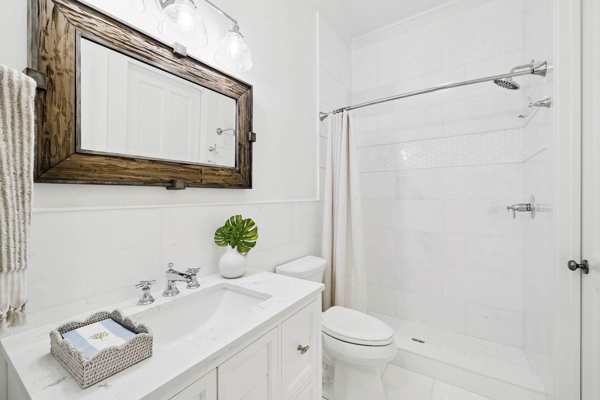 30 E Yacht Pond Lane