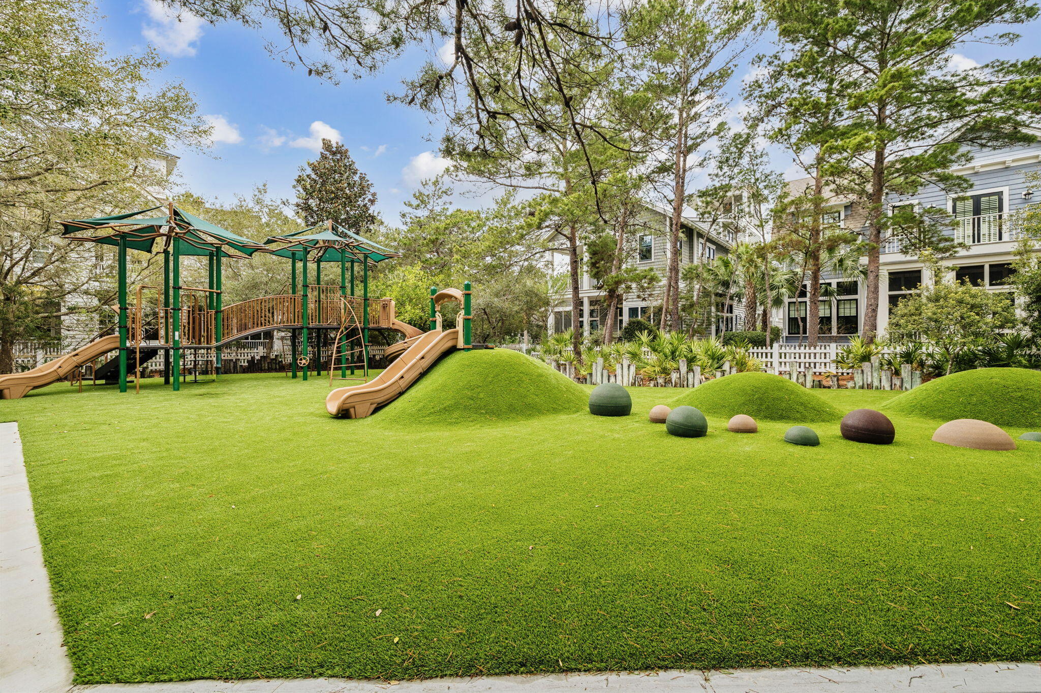 30 E Yacht Pond Lane