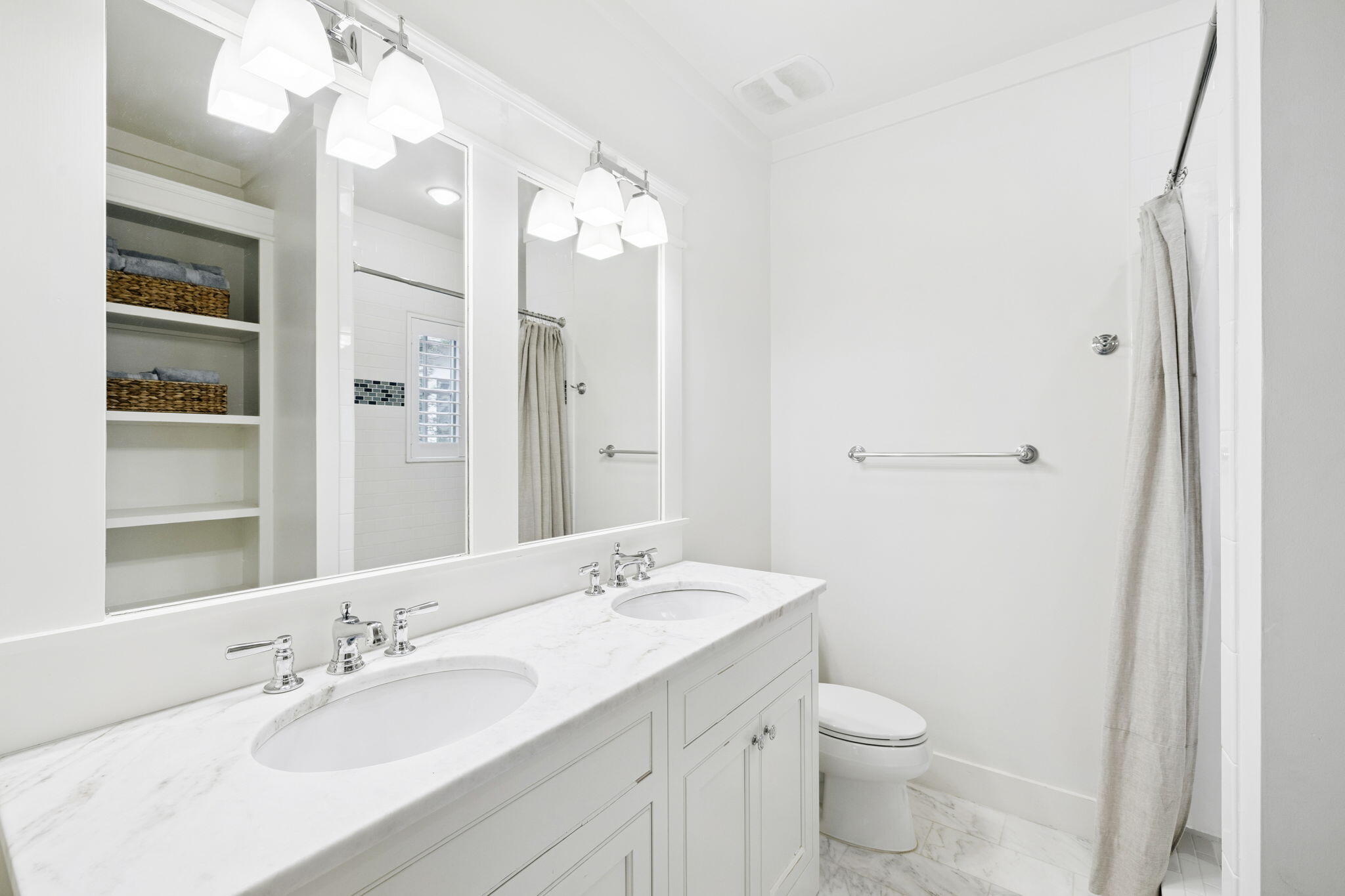 30 E Yacht Pond Lane