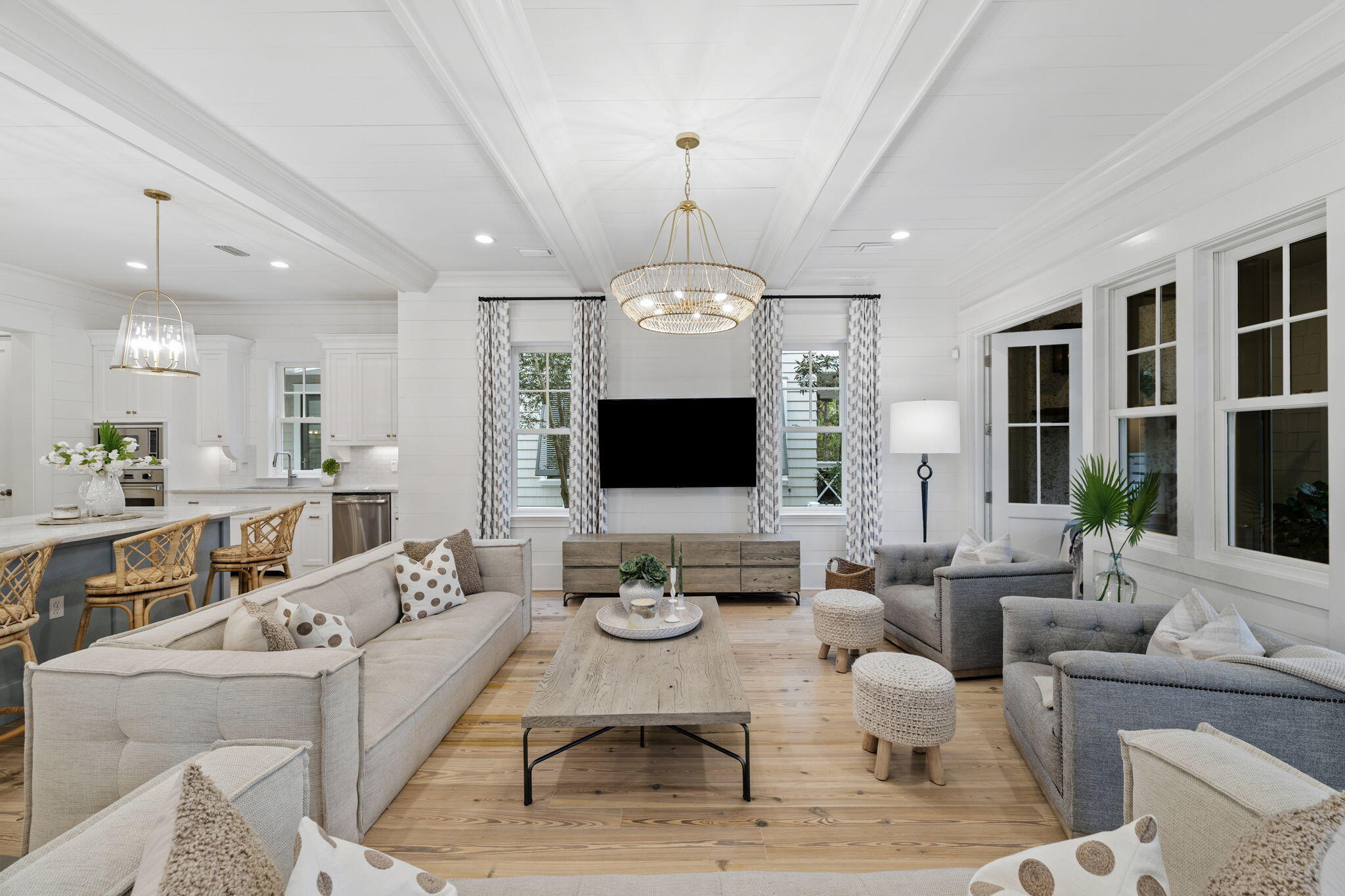 30 E Yacht Pond Lane