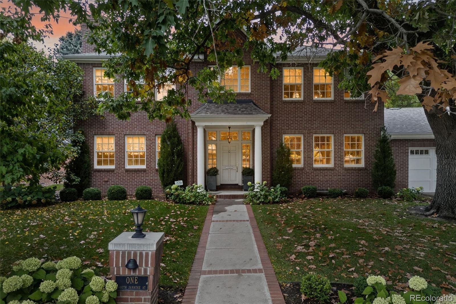 1 S Jasmine Street