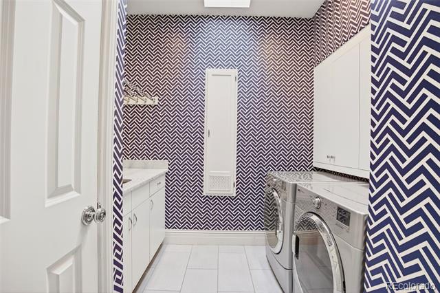 1 S Jasmine Street