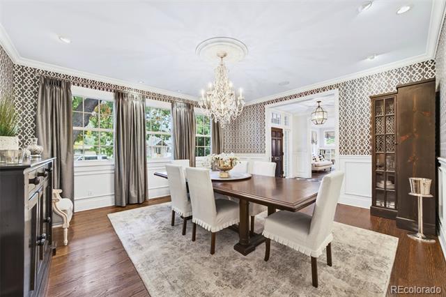 1 S Jasmine Street