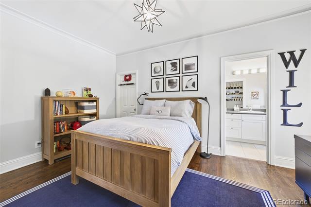 1 S Jasmine Street
