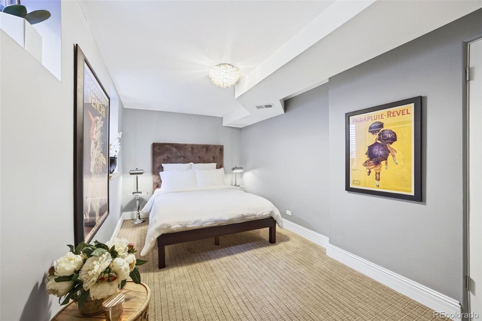 1 S Jasmine Street