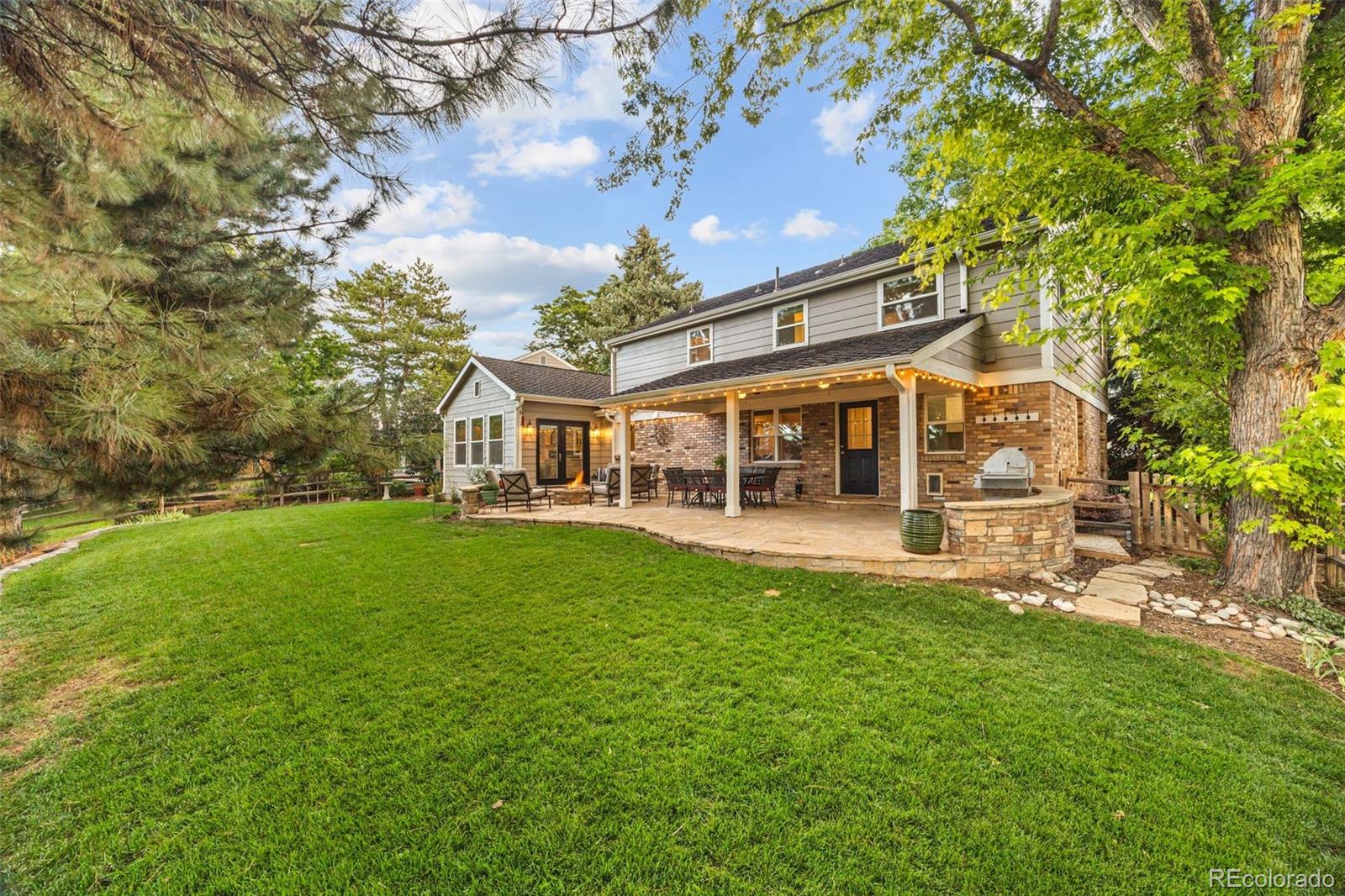 7049 S Magnolia Circle