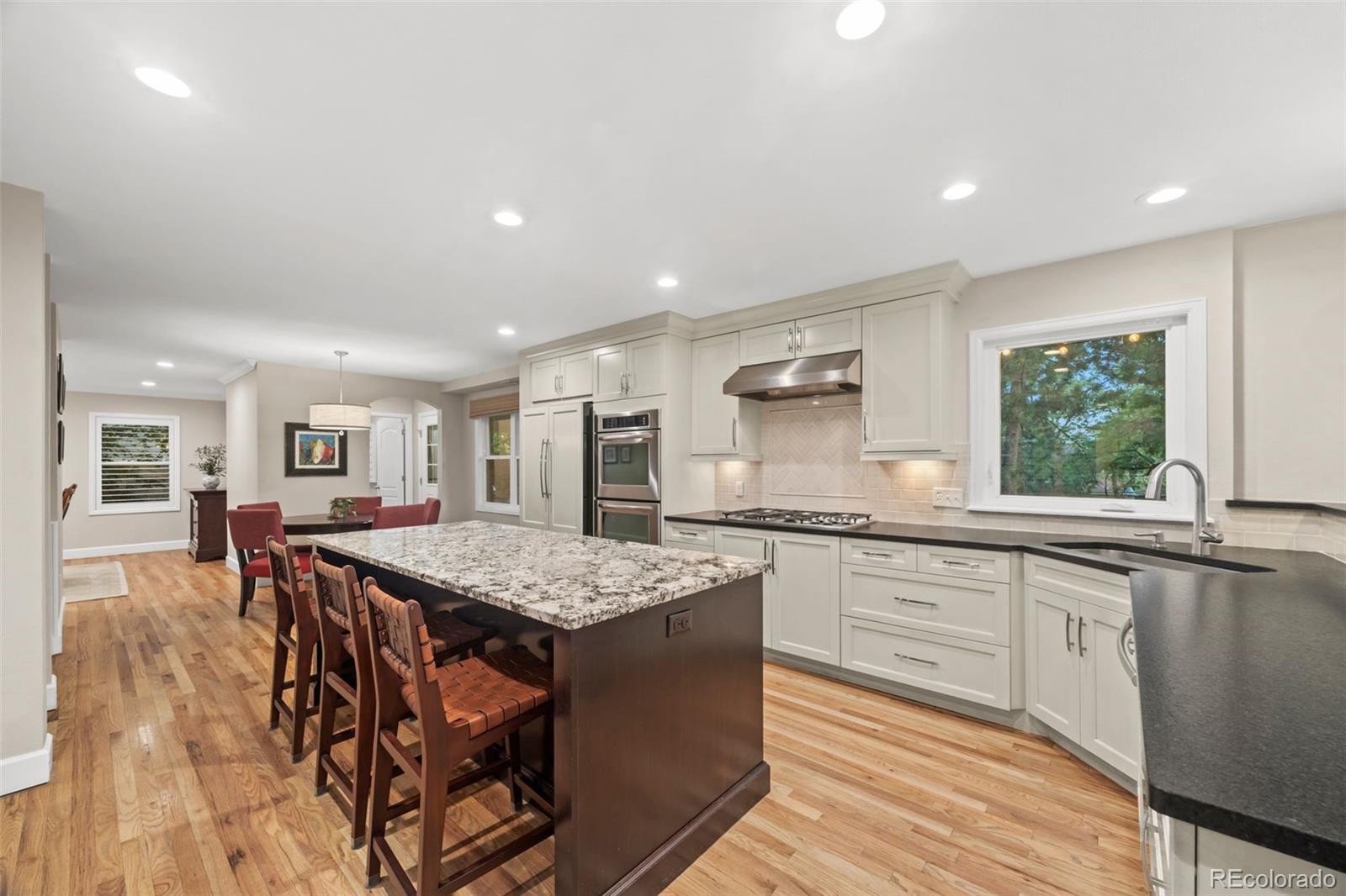 7049 S Magnolia Circle
