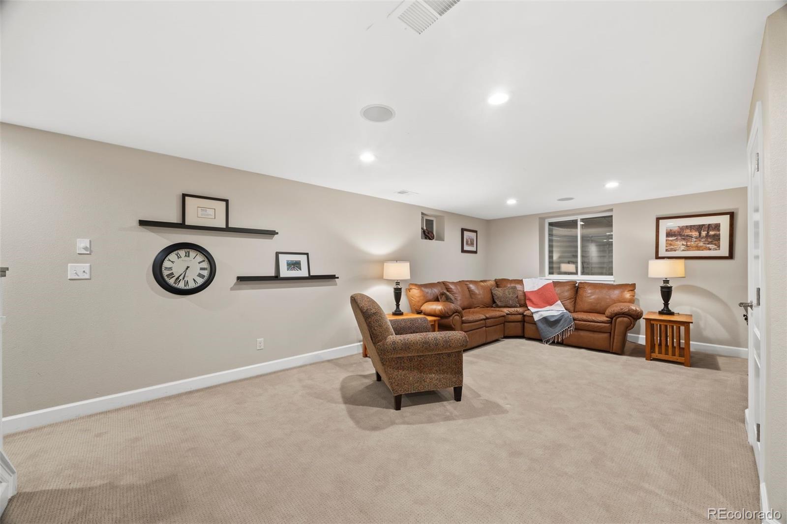 7049 S Magnolia Circle