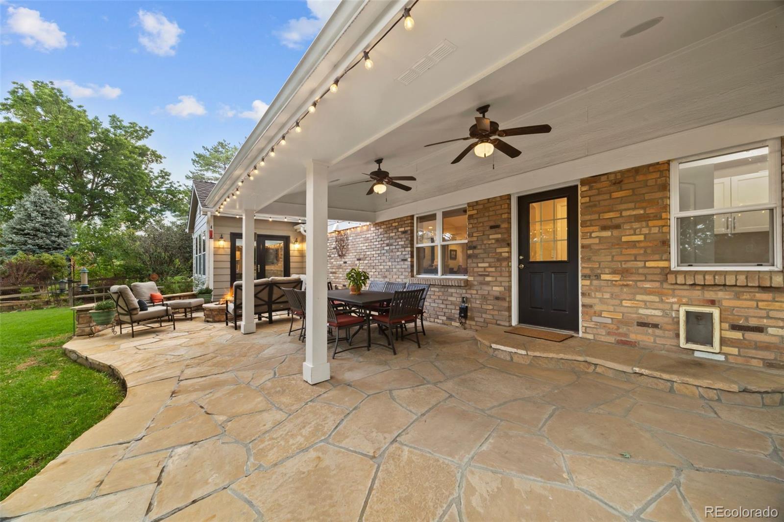 7049 S Magnolia Circle