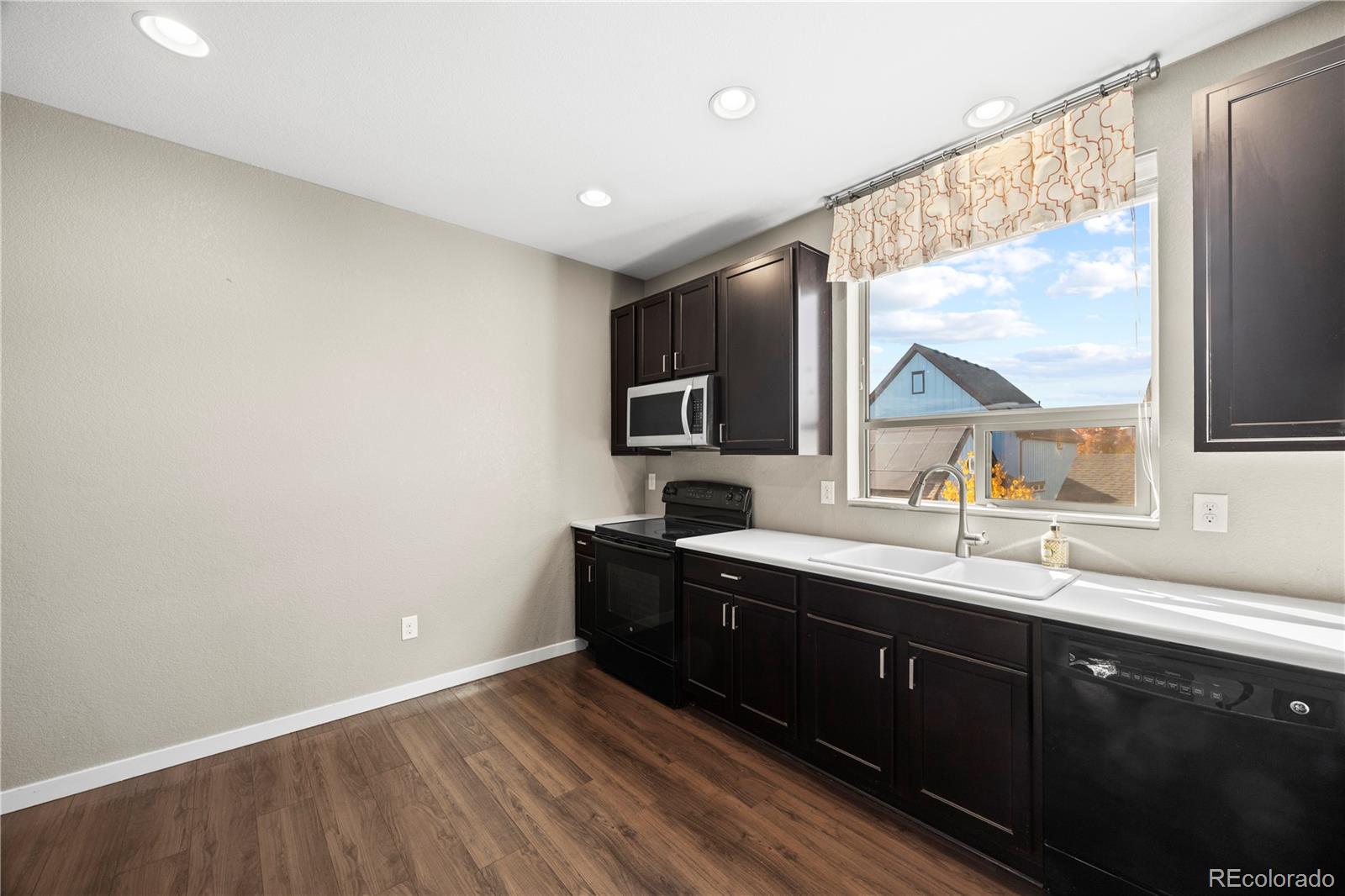 4957 Valentia Street