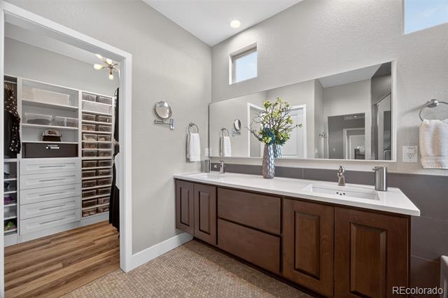 15527 W La Salle Place