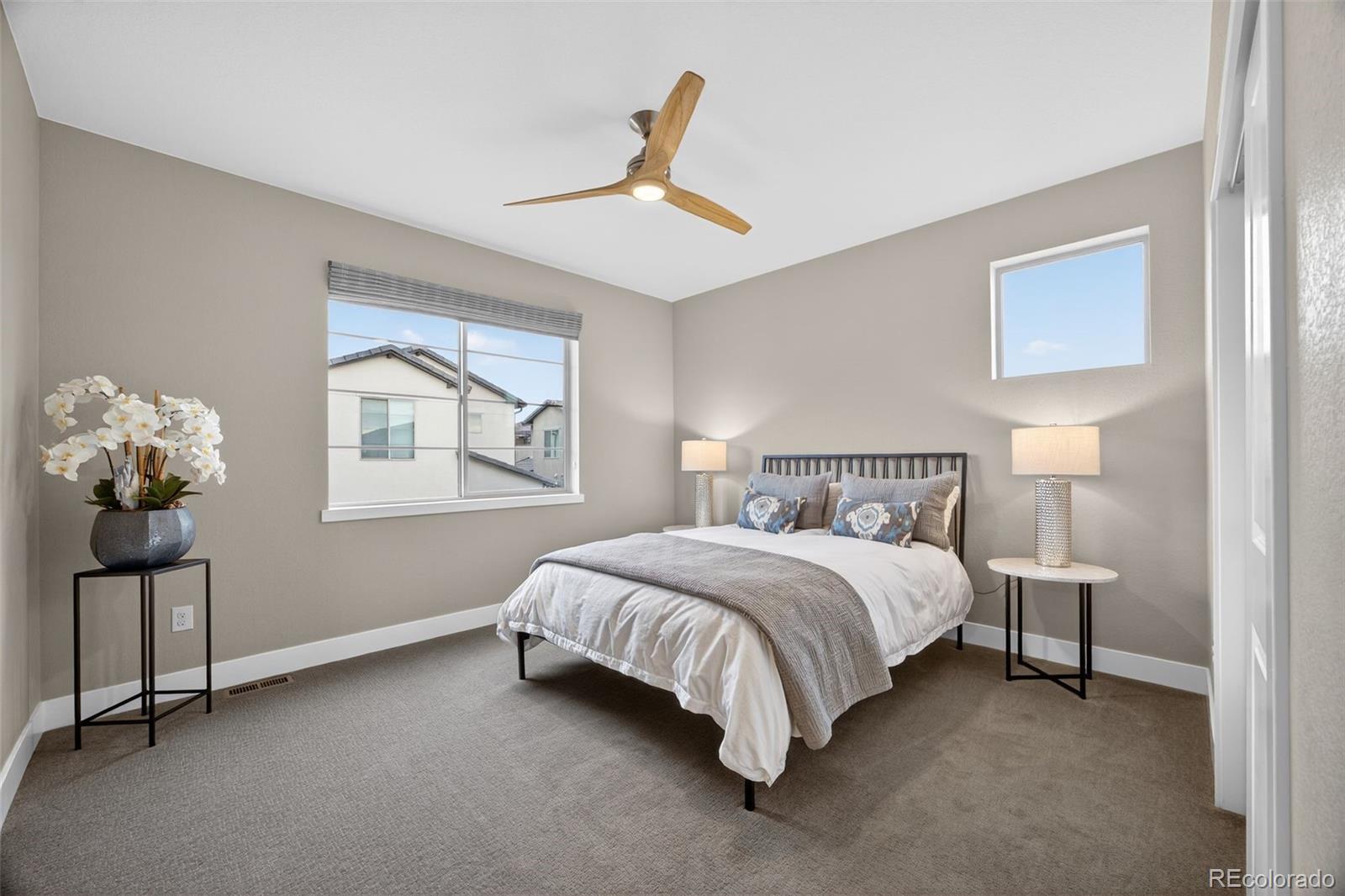 15527 W La Salle Place