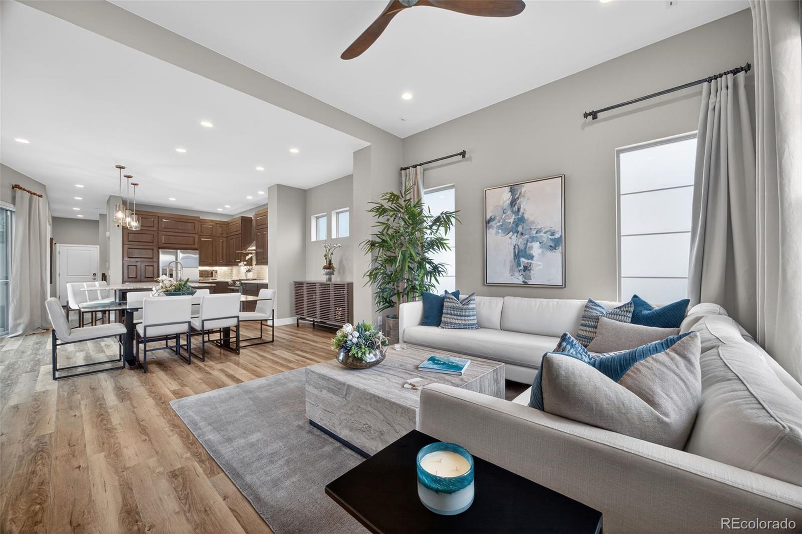 15527 W La Salle Place