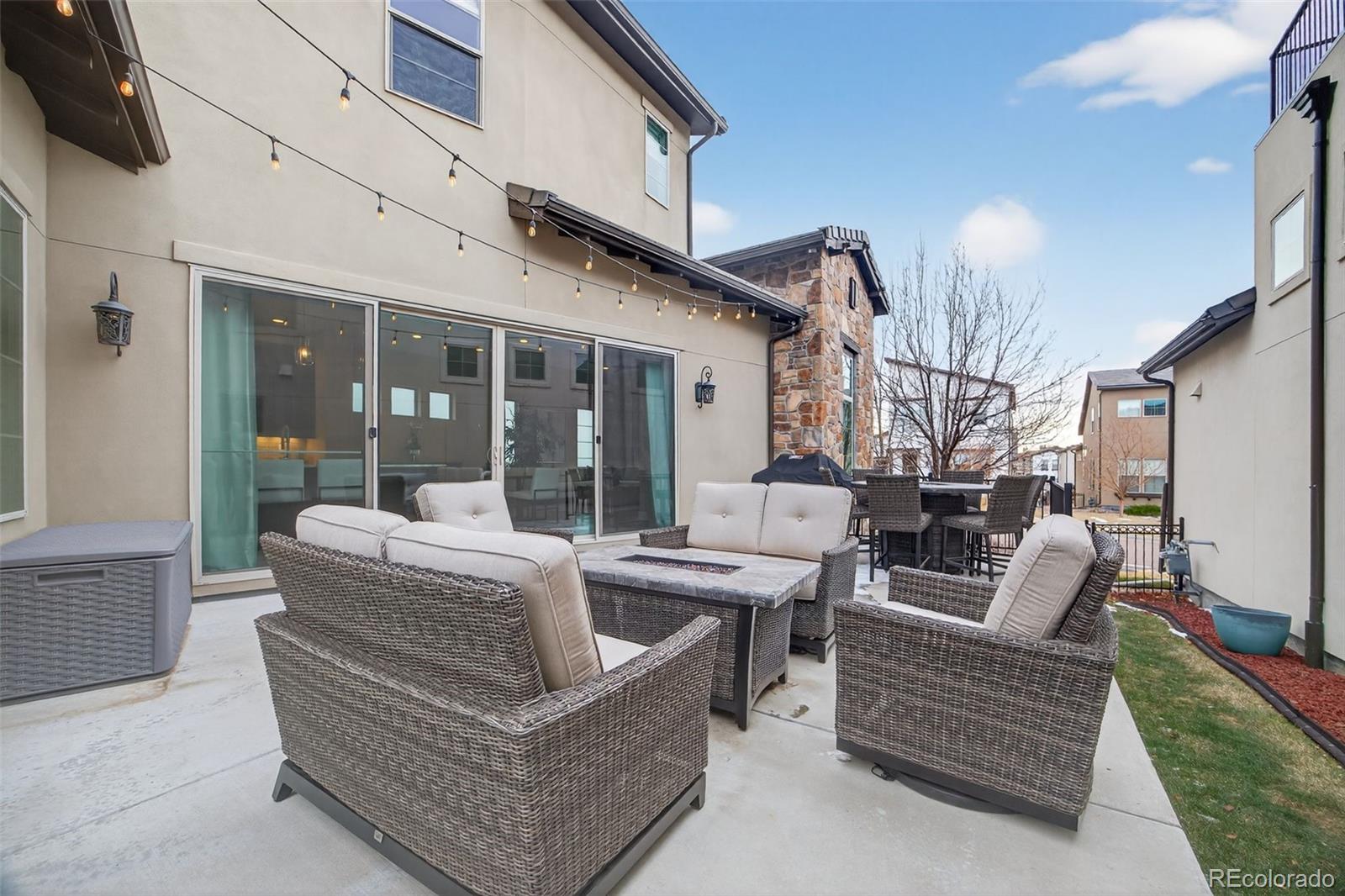 15527 W La Salle Place