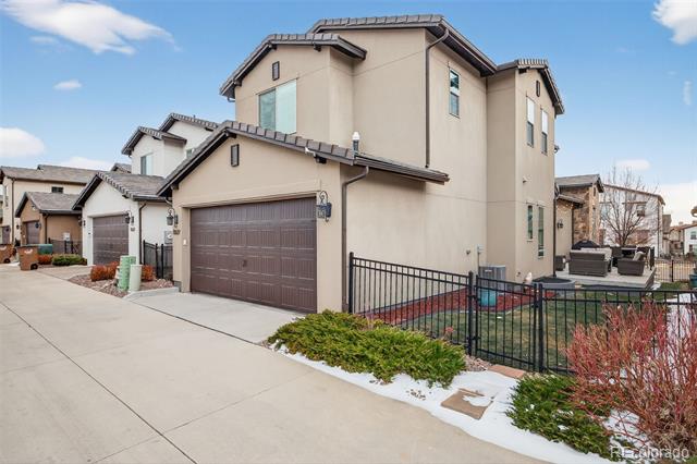 15527 W La Salle Place