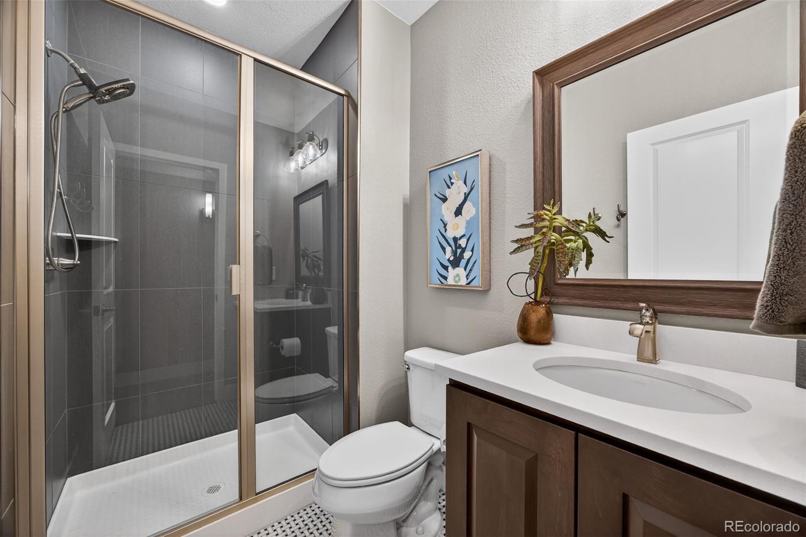 15527 W La Salle Place