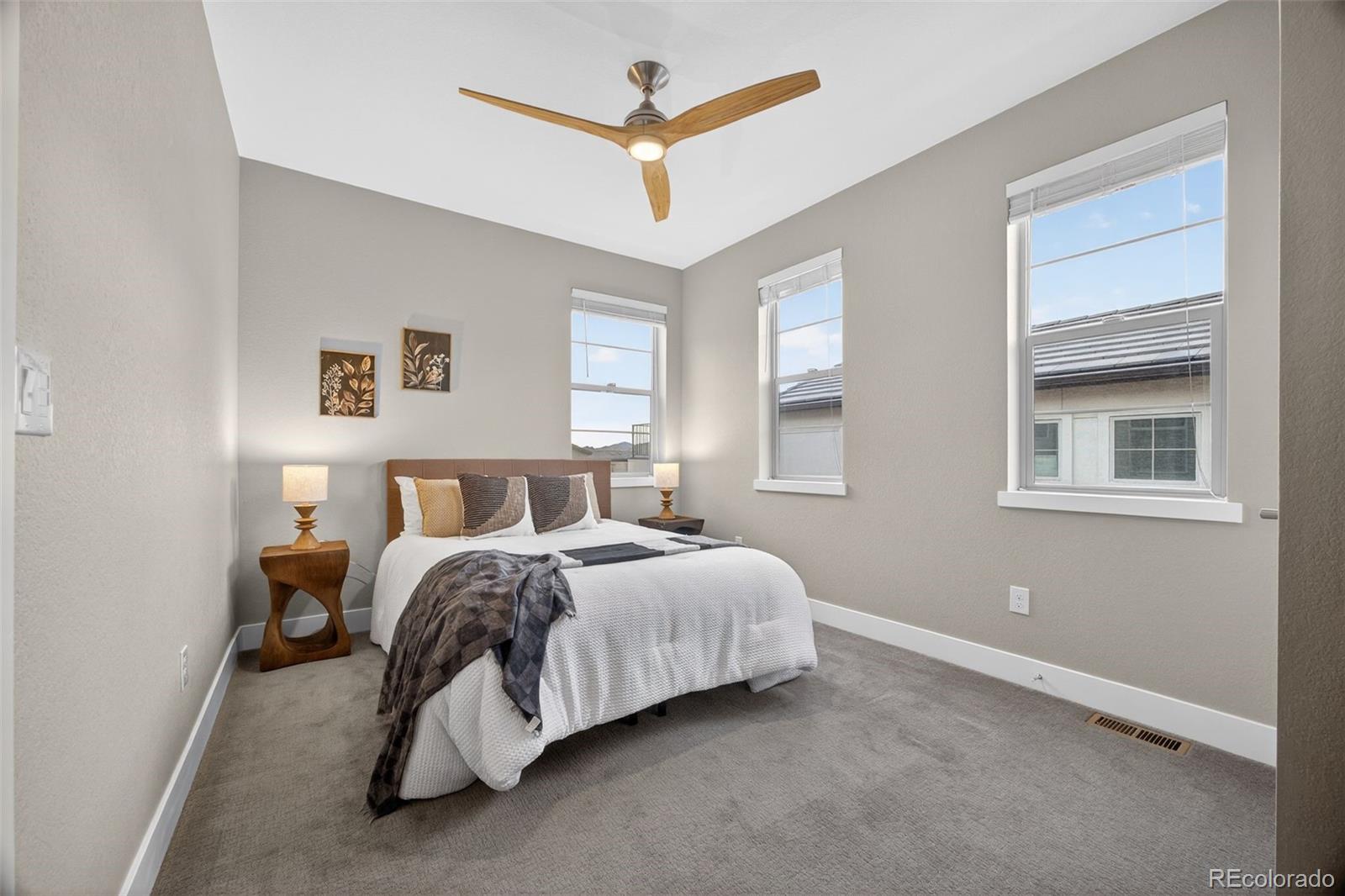 15527 W La Salle Place