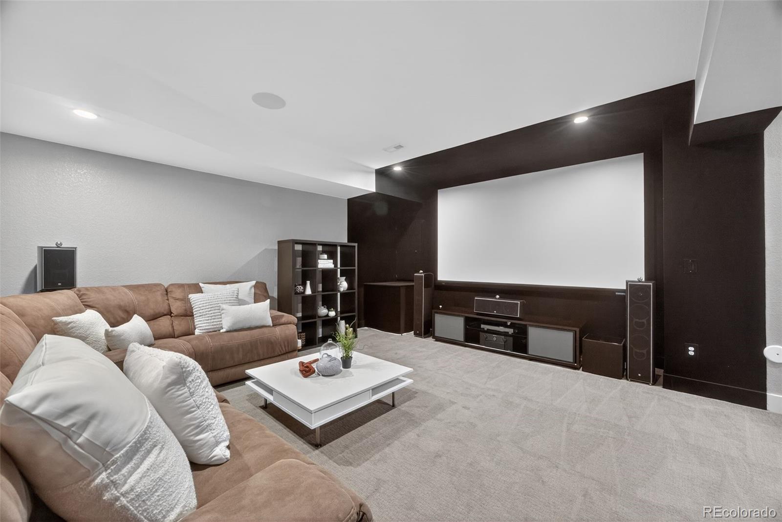 15527 W La Salle Place