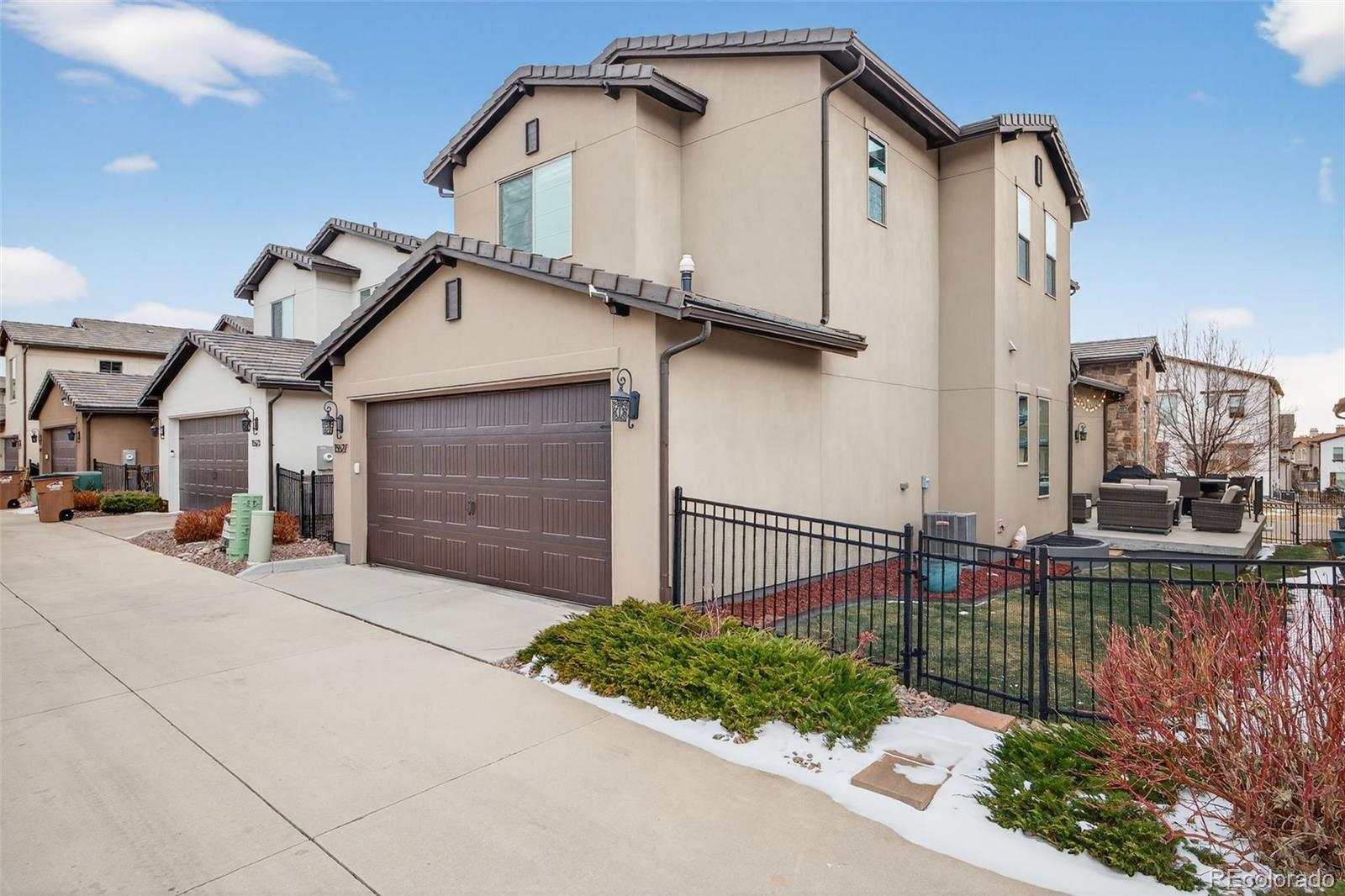 15527 W La Salle Place