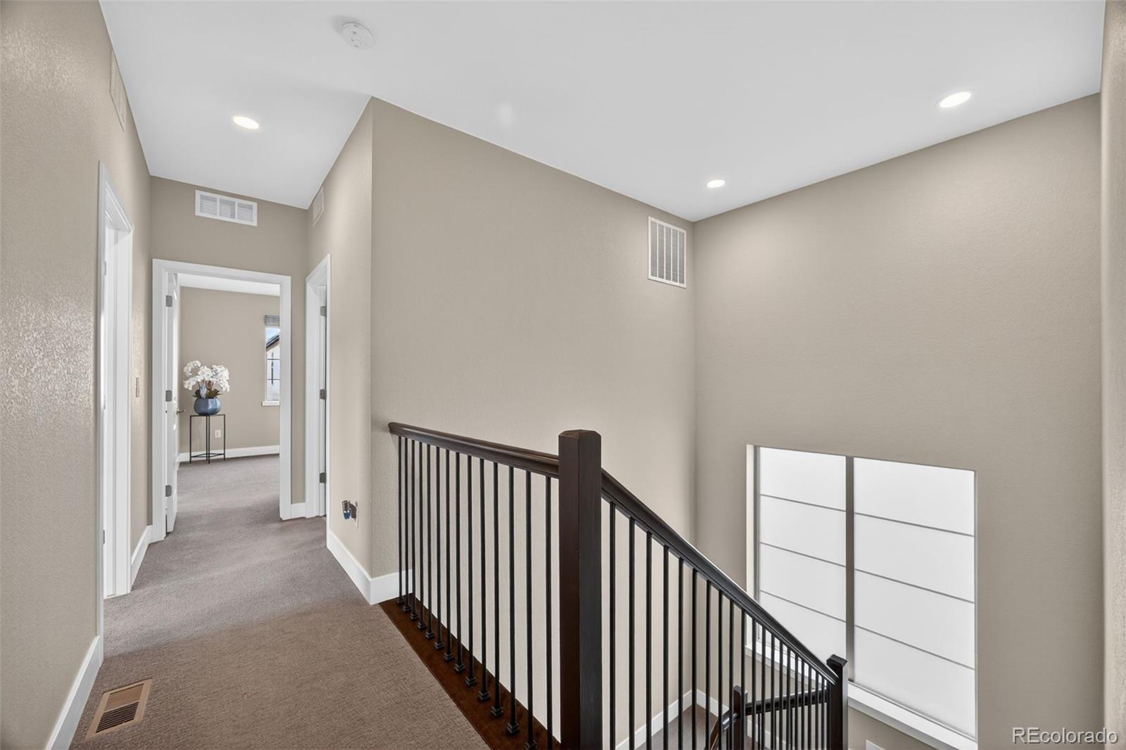 15527 W La Salle Place