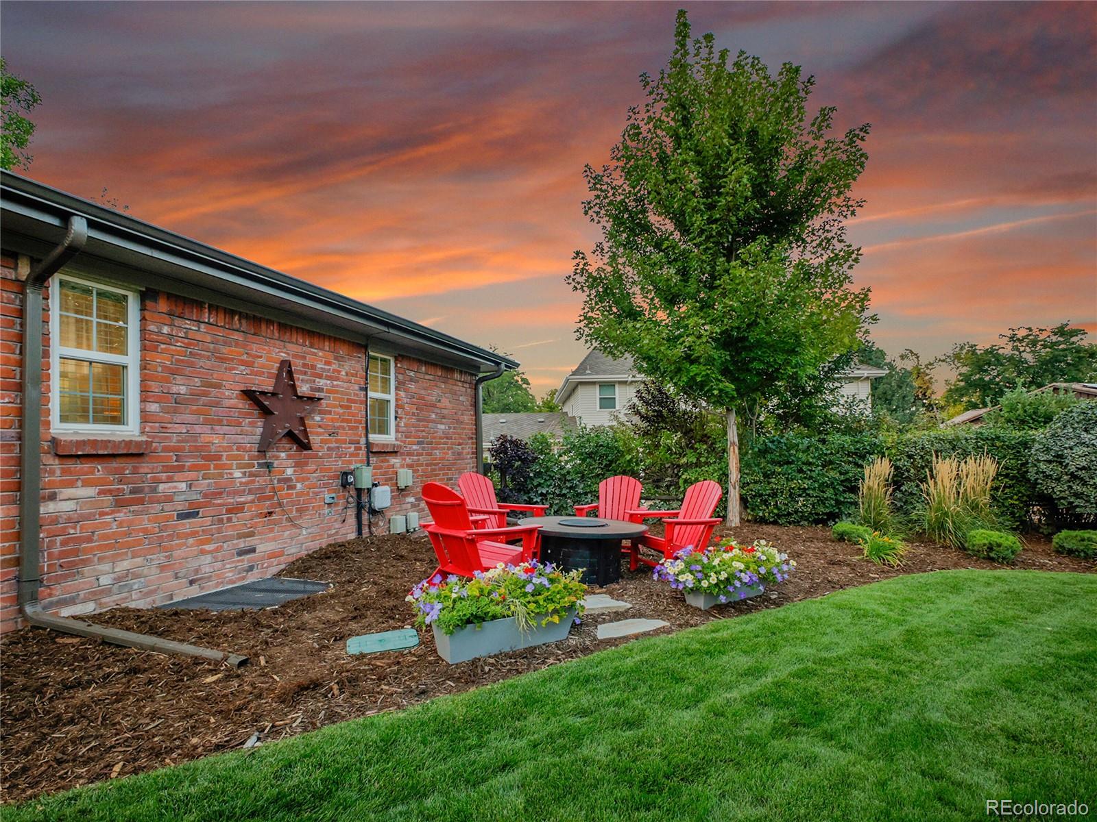 5030 S Clinton Street