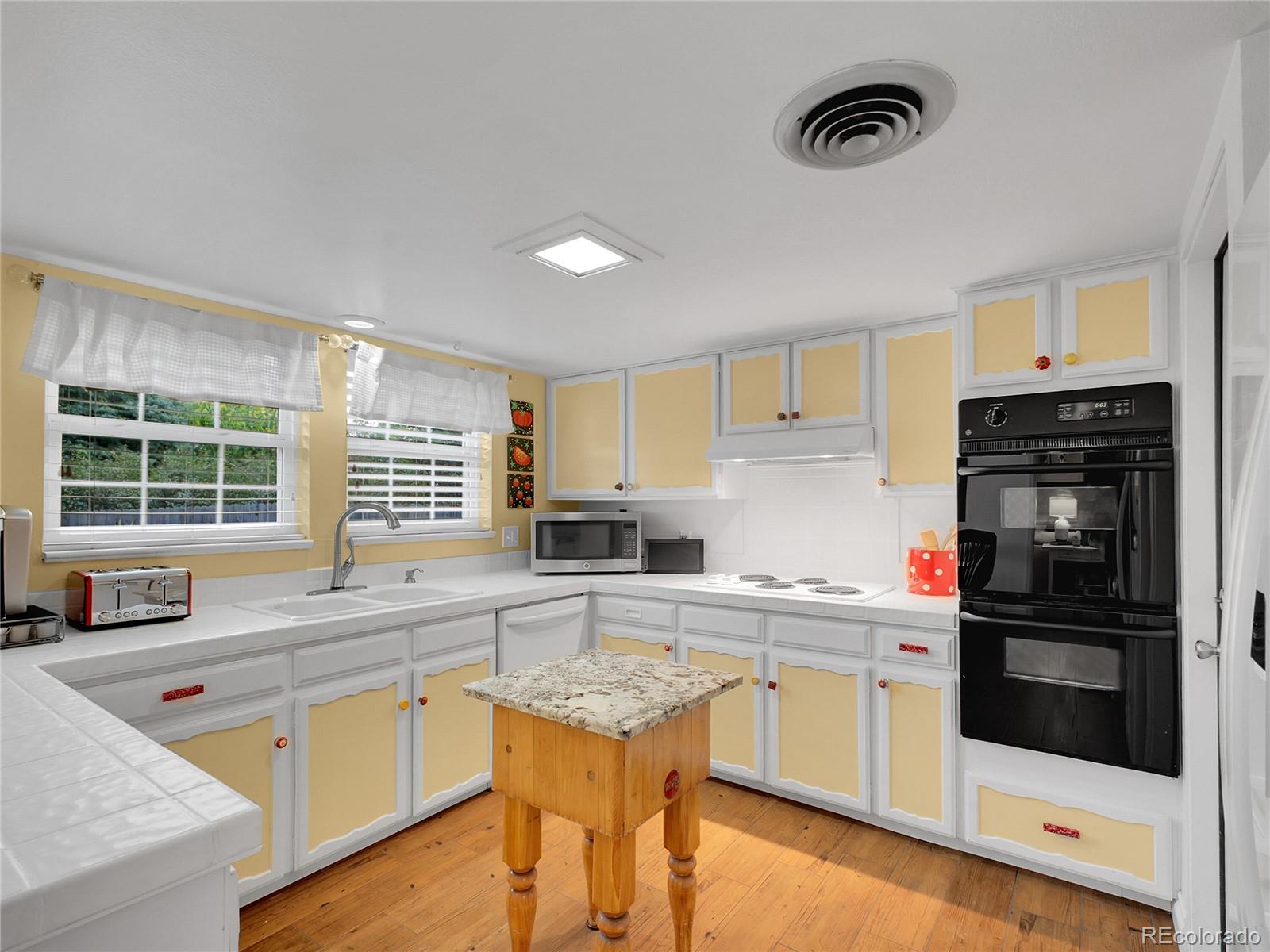 5030 S Clinton Street