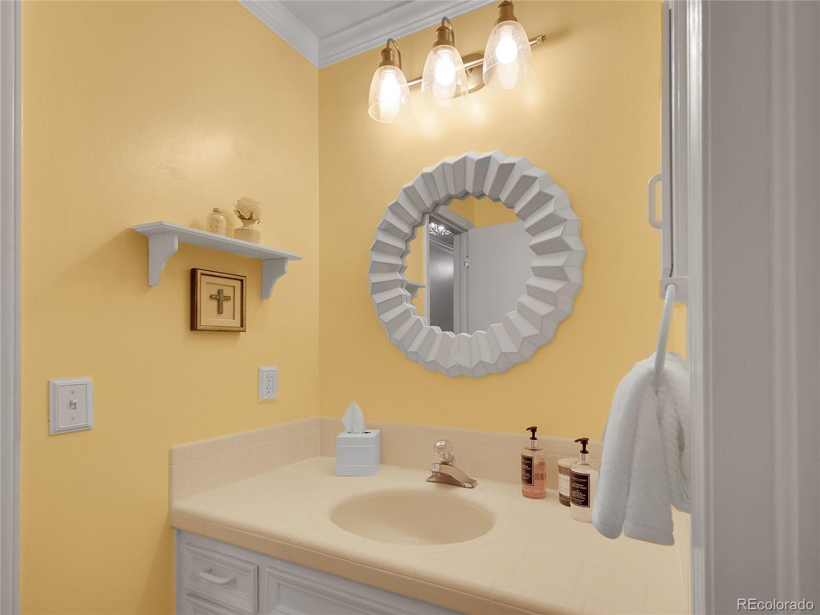 5030 S Clinton Street